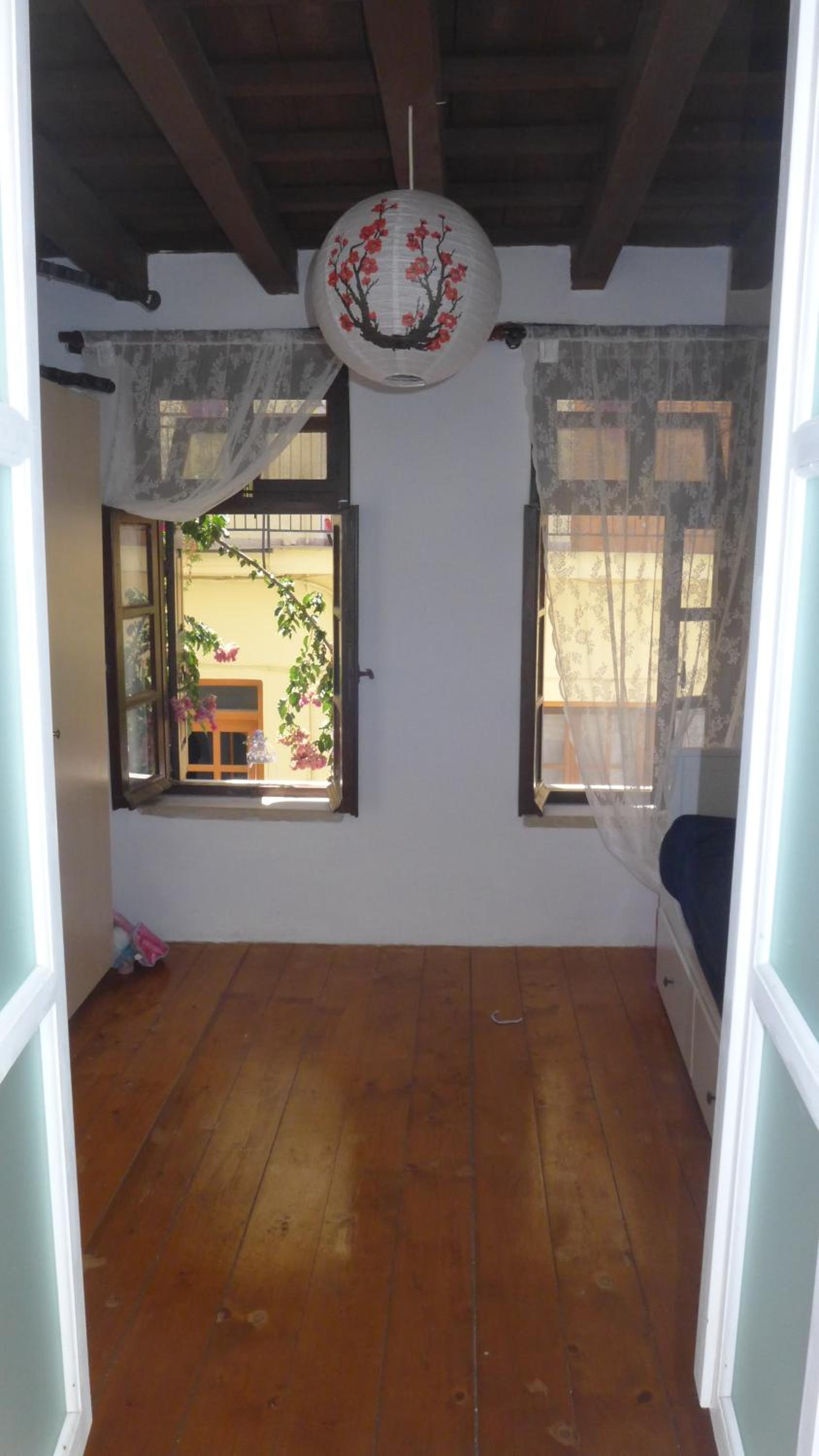 Atrium house photo 5