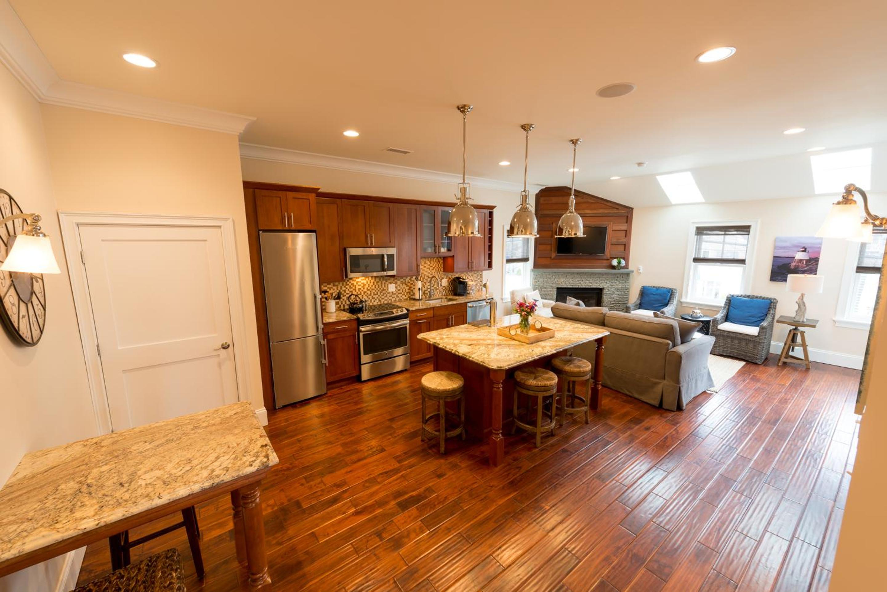 The Newport Lofts - 548 Thames Street