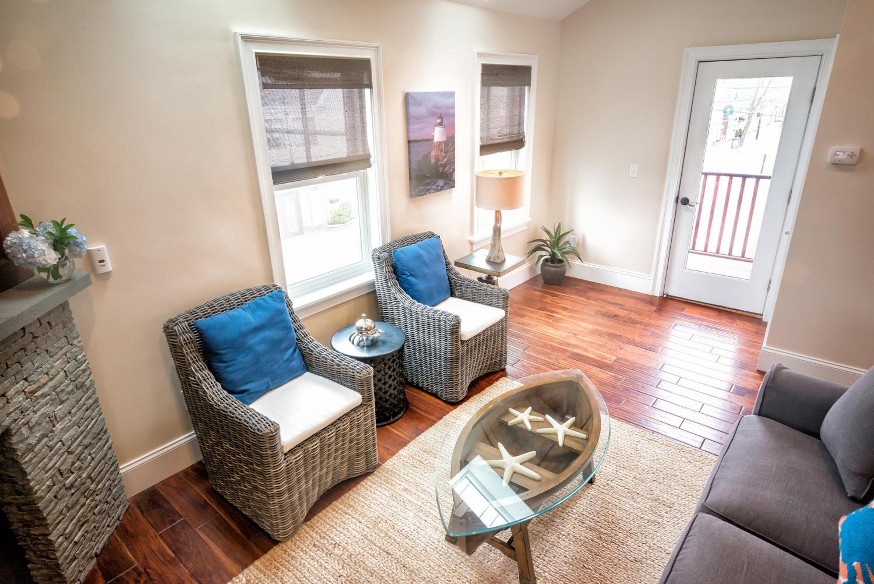 The Newport Lofts - 548 Thames Street