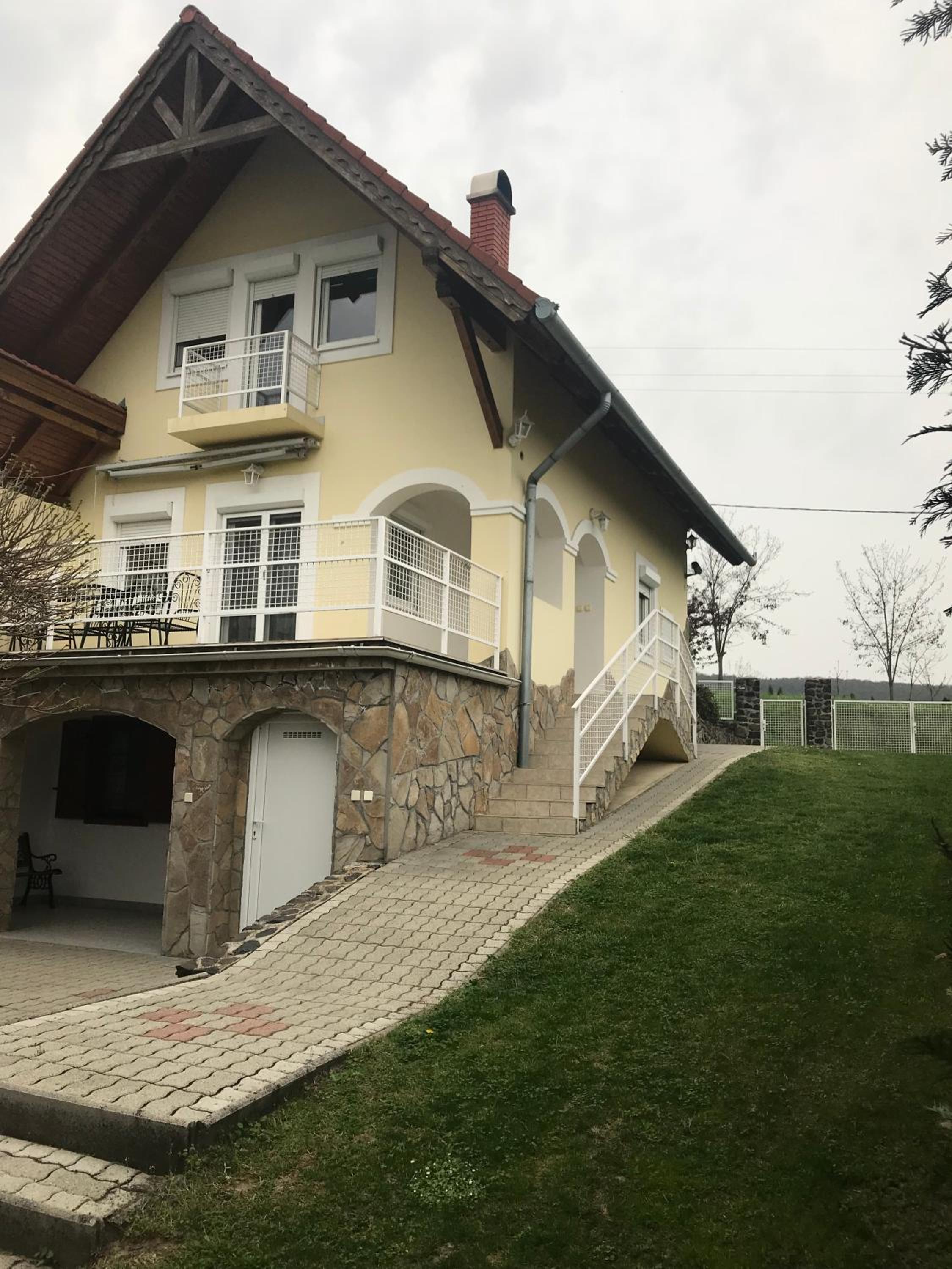 Farkas Apartman Rezi