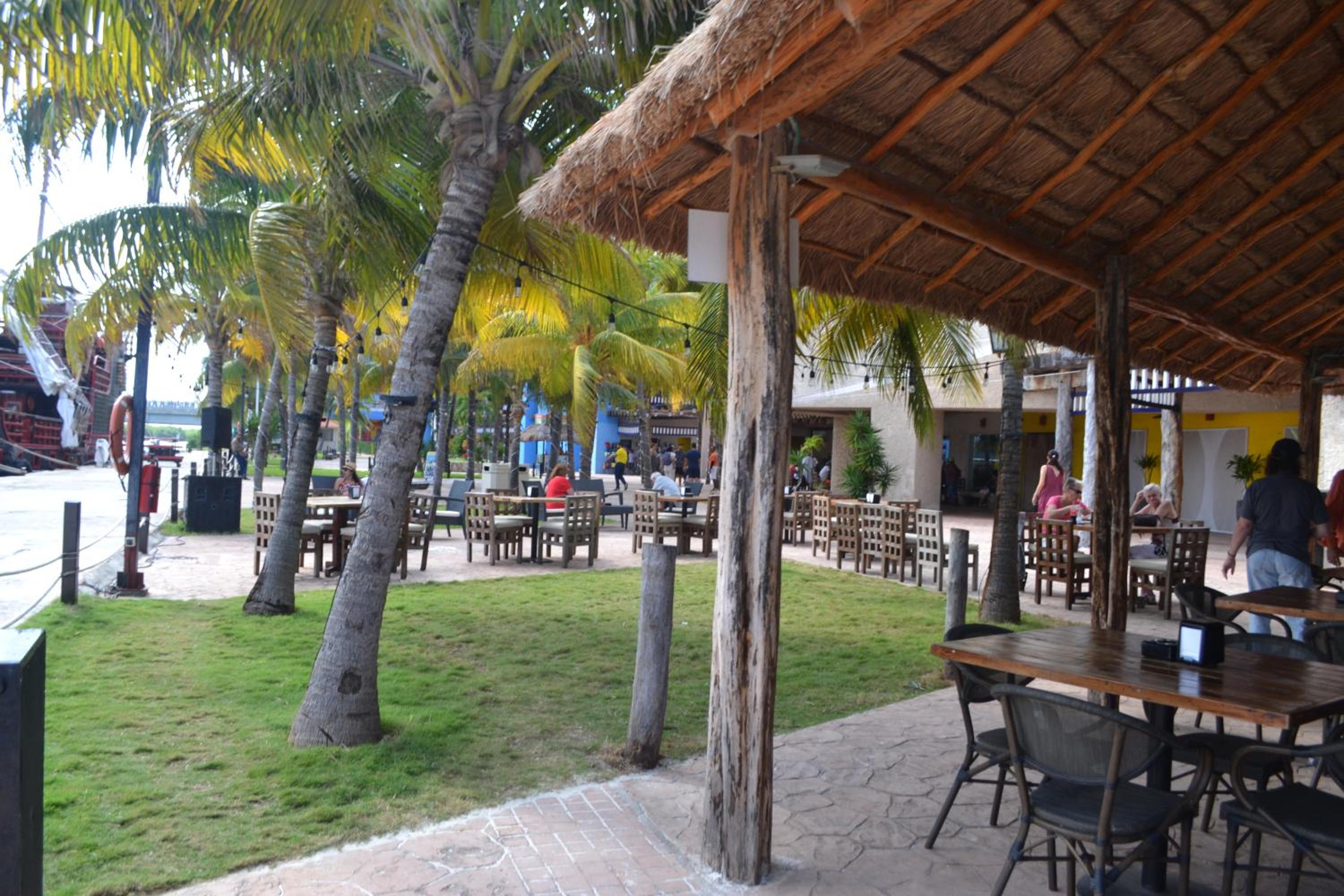 Bella Beach Condo Cancun