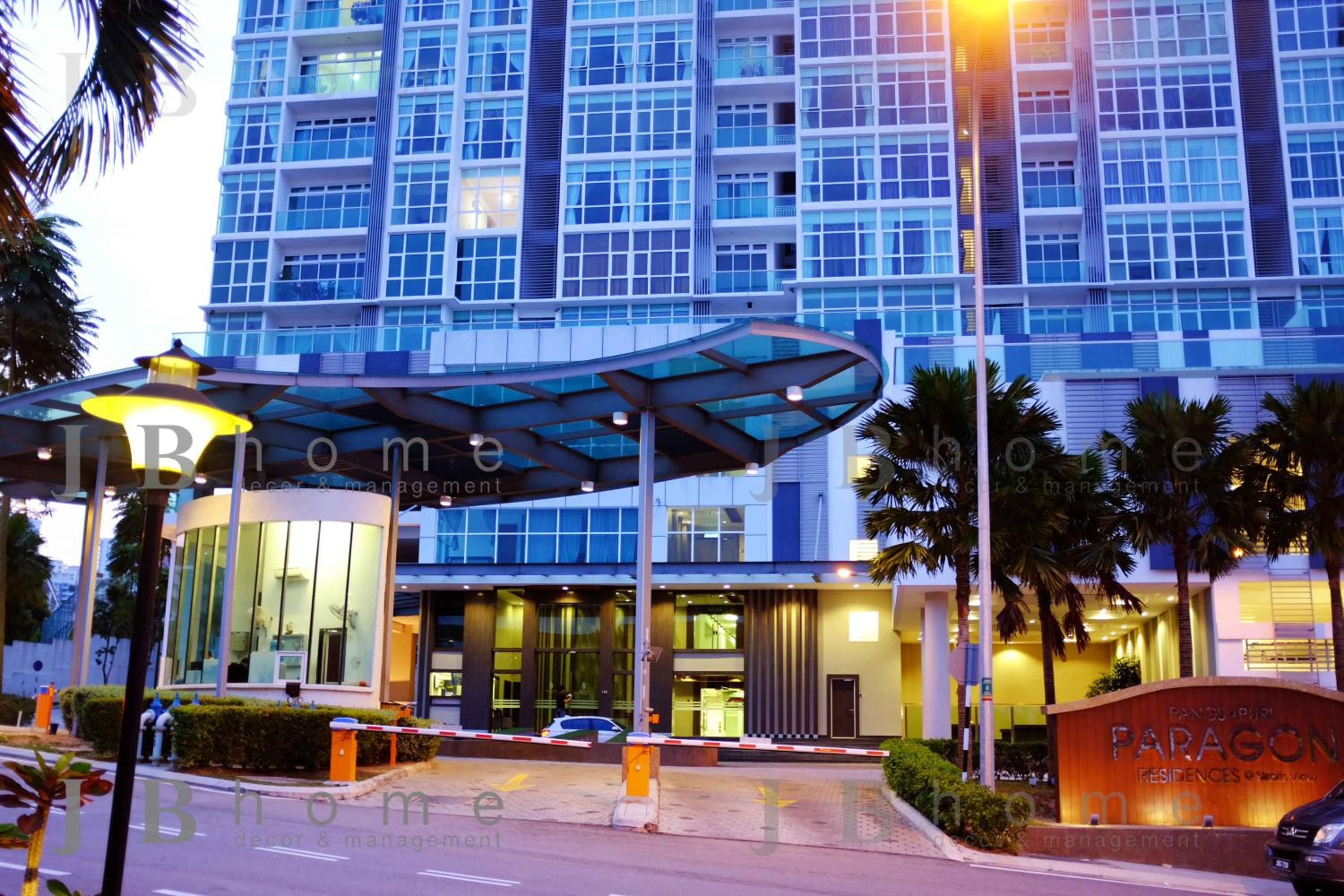 Paragon Residences Straits View Homestay by WELCOME HOME