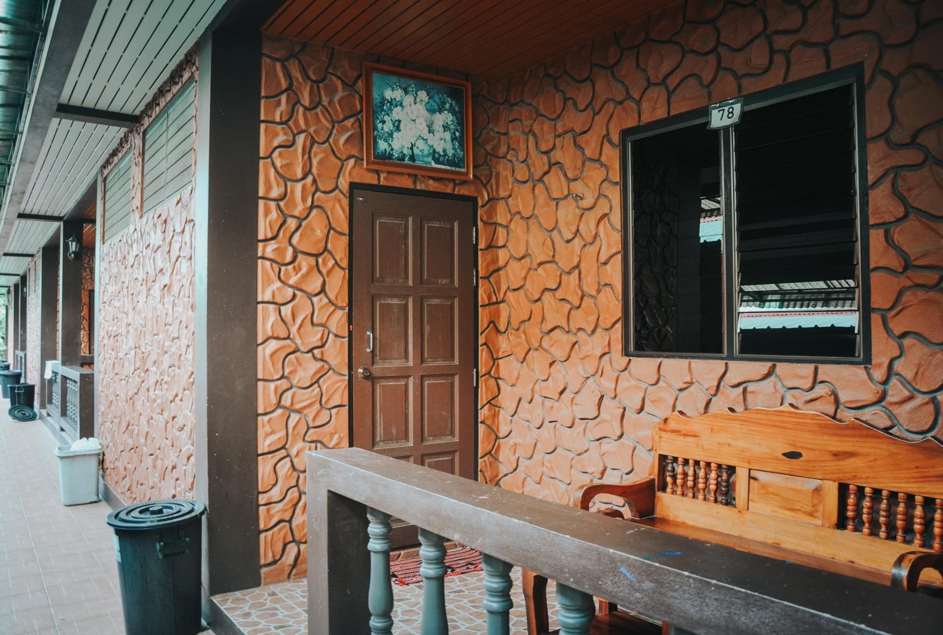 Coral Resort & Bungalows