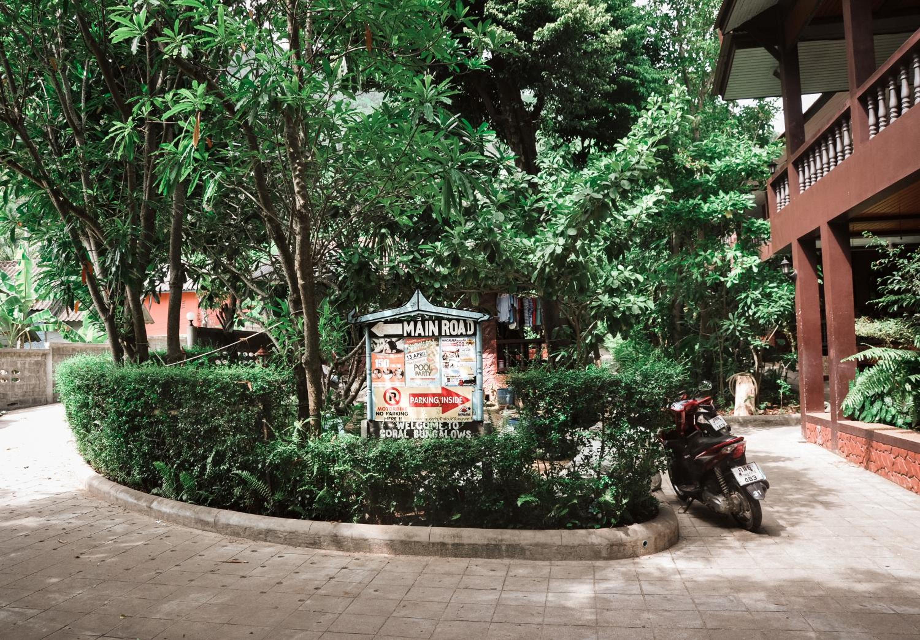 Coral Resort & Bungalows