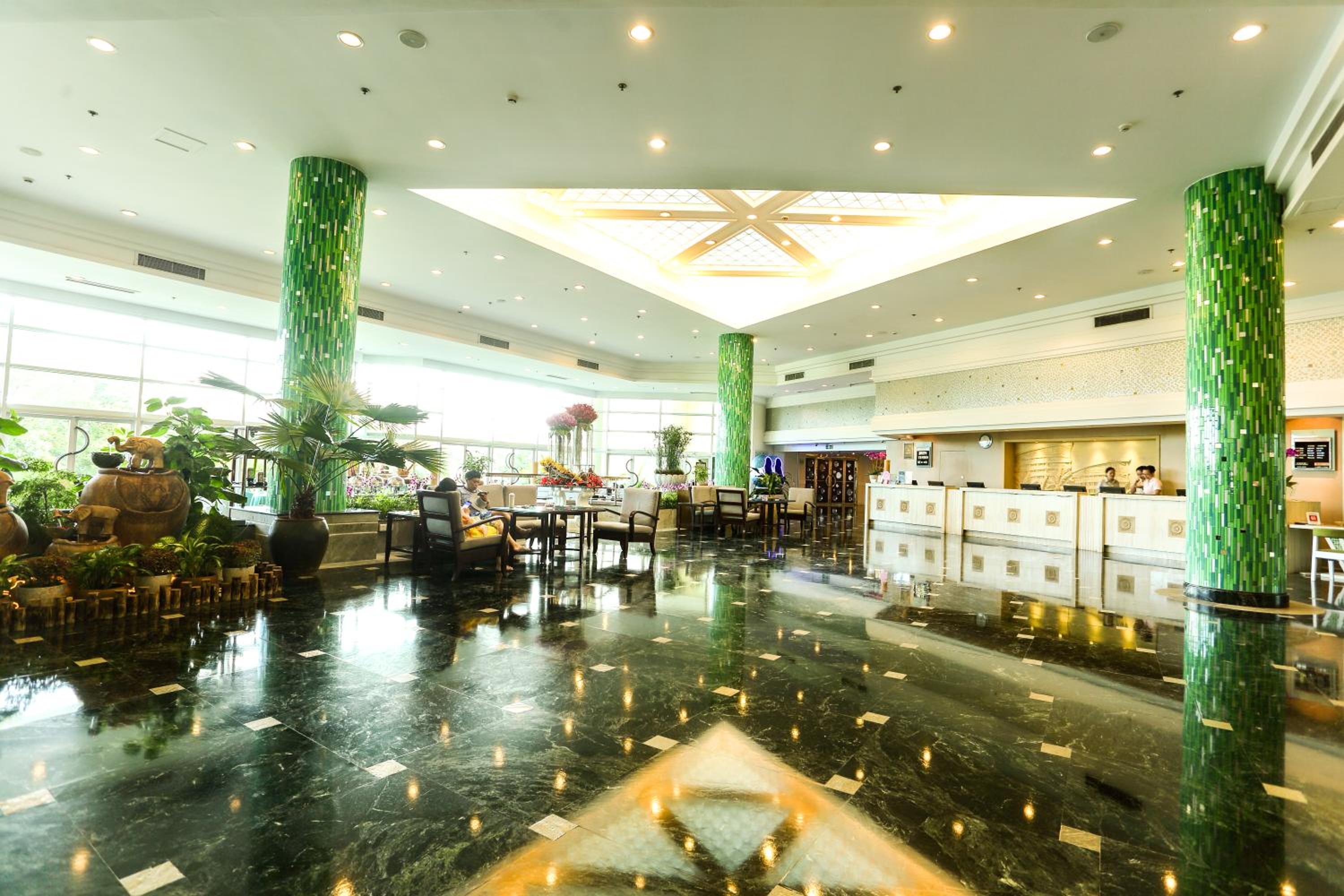 Sunshine Resort Intime Sanya