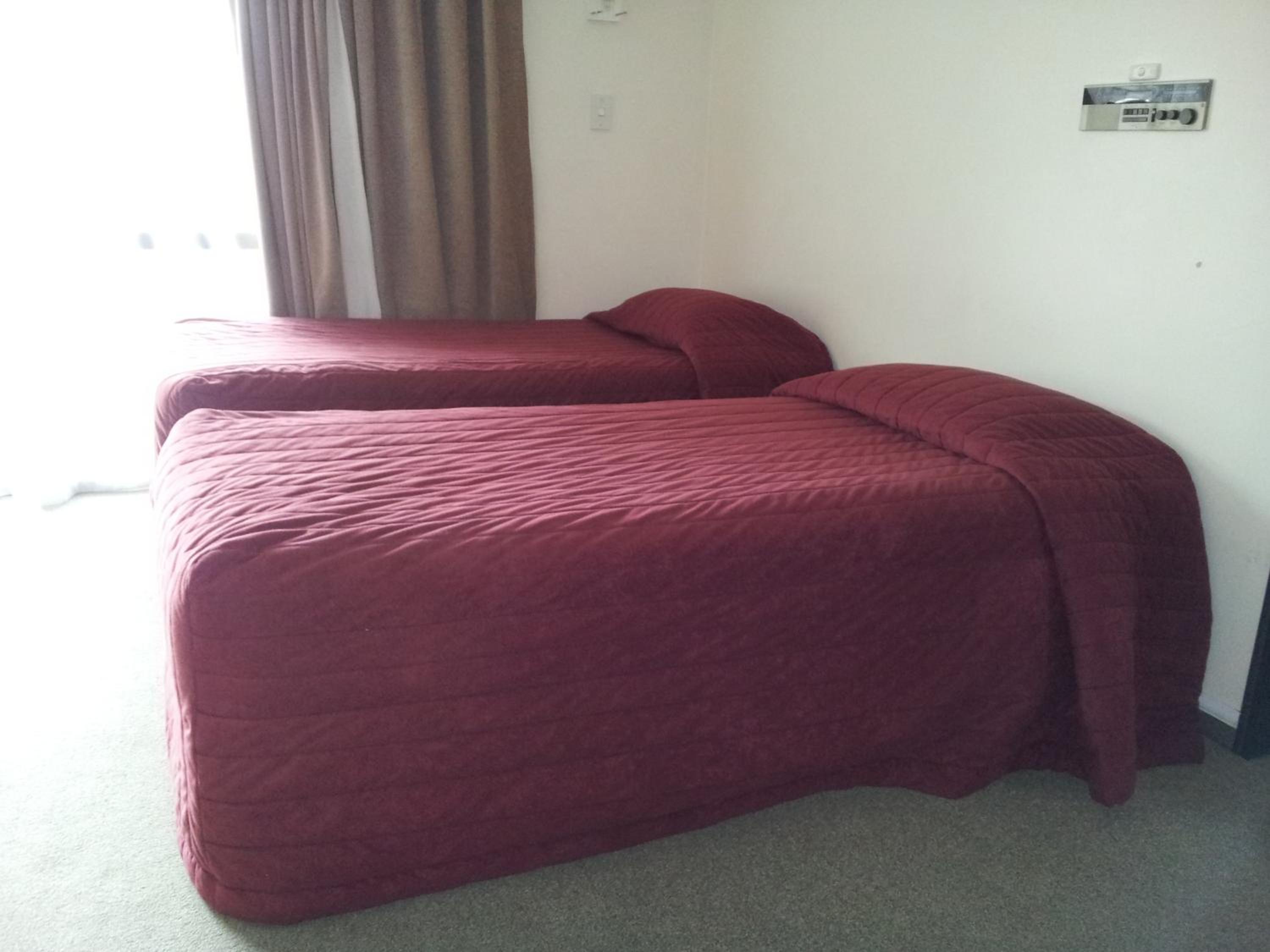 Ace High Motor Inn