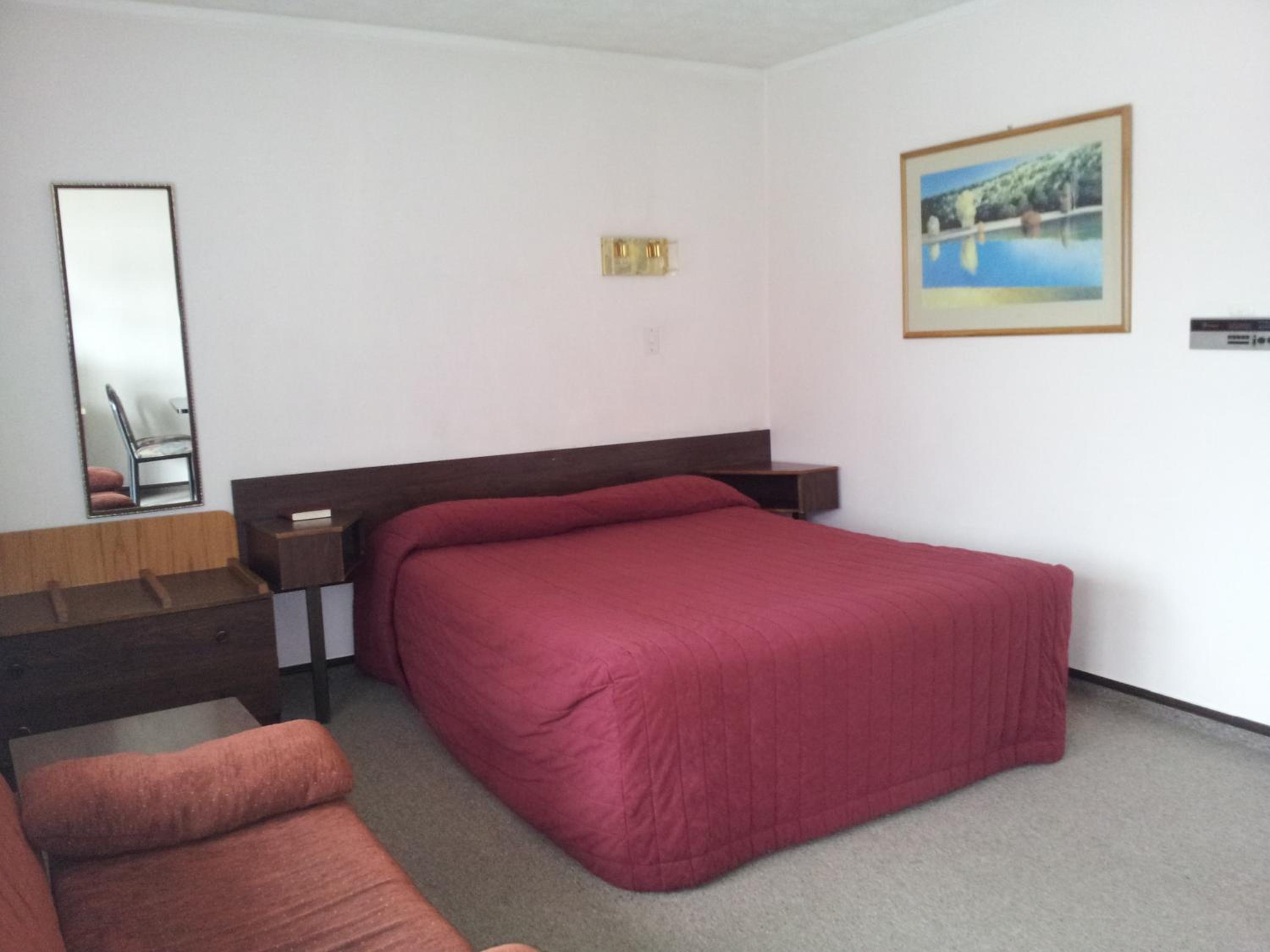 Ace High Motor Inn