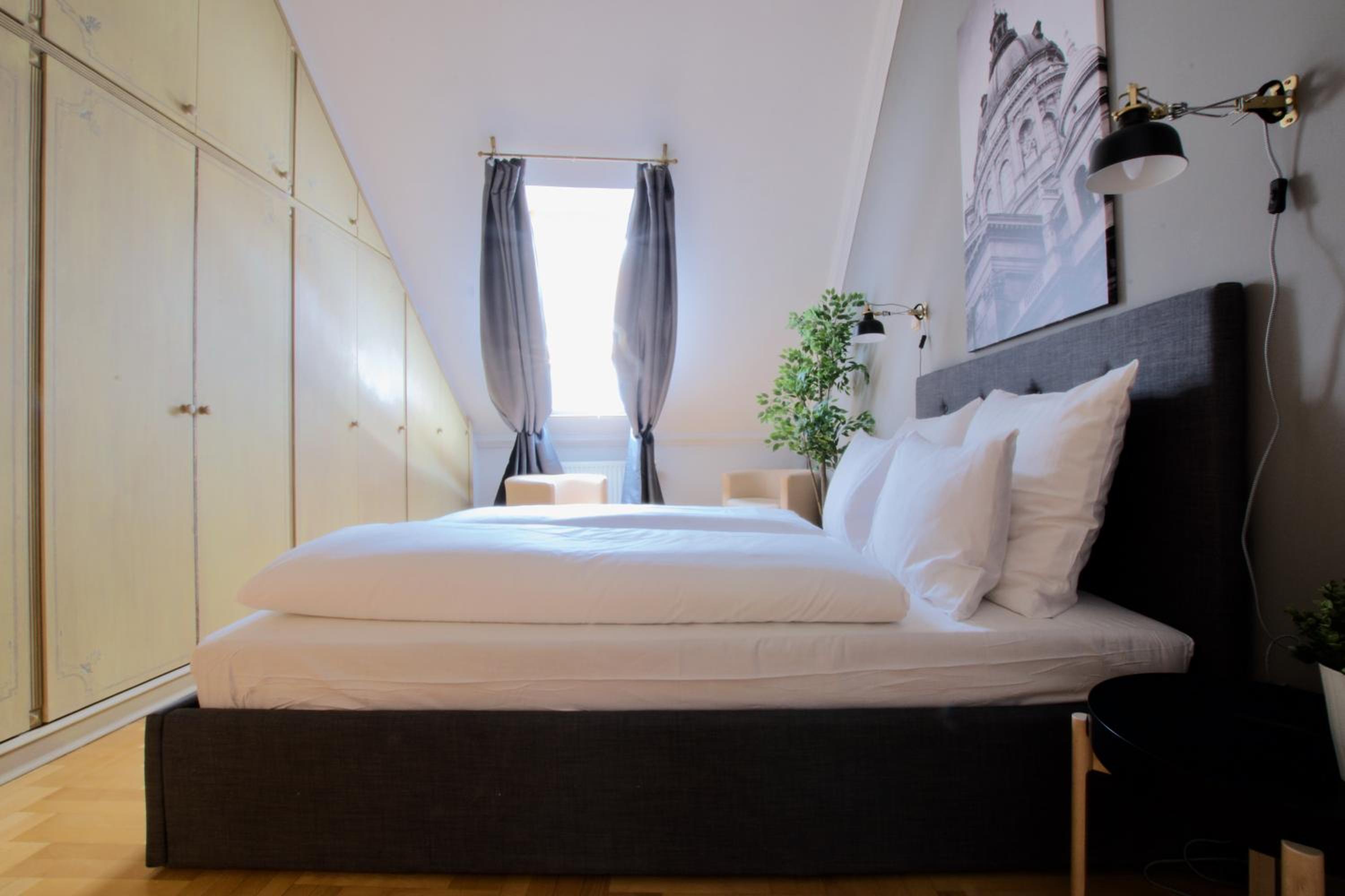 Standerd Apartment by Hi5 - Lovag Family Suites view 4