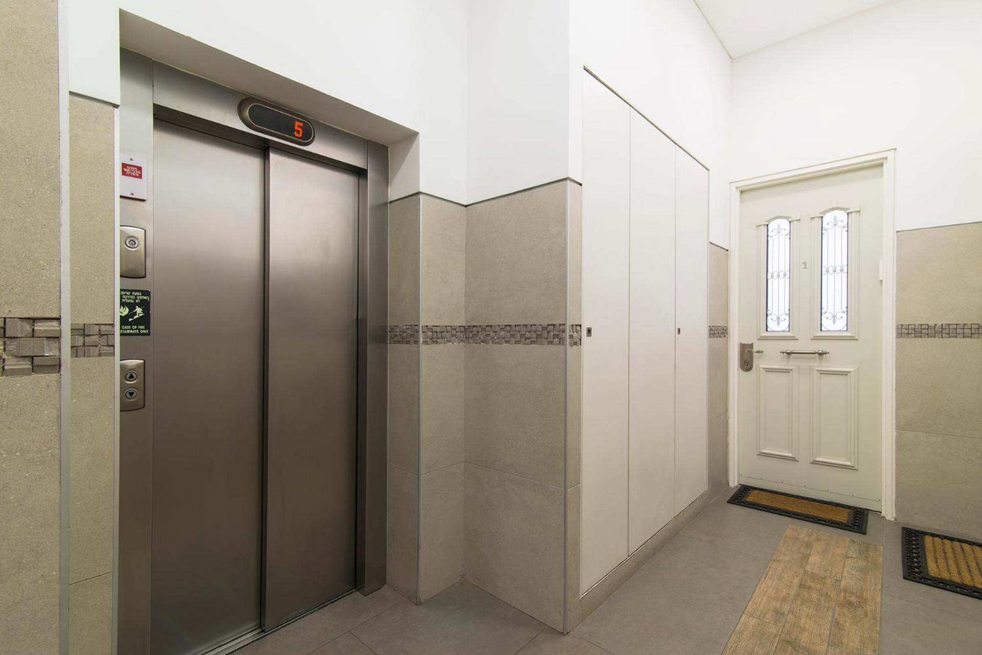 Bauhaus Boutique by TLV2RENT