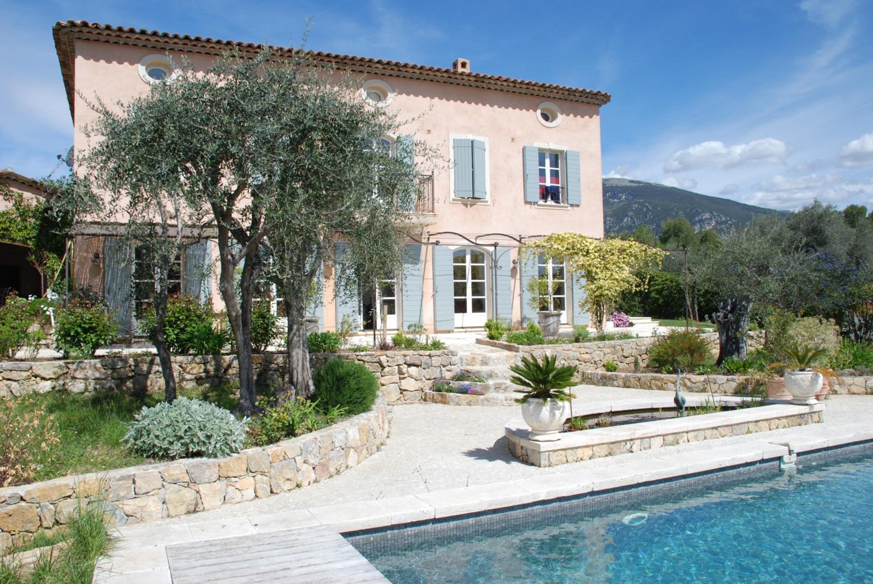 Bastide Saint-Joseph view 3