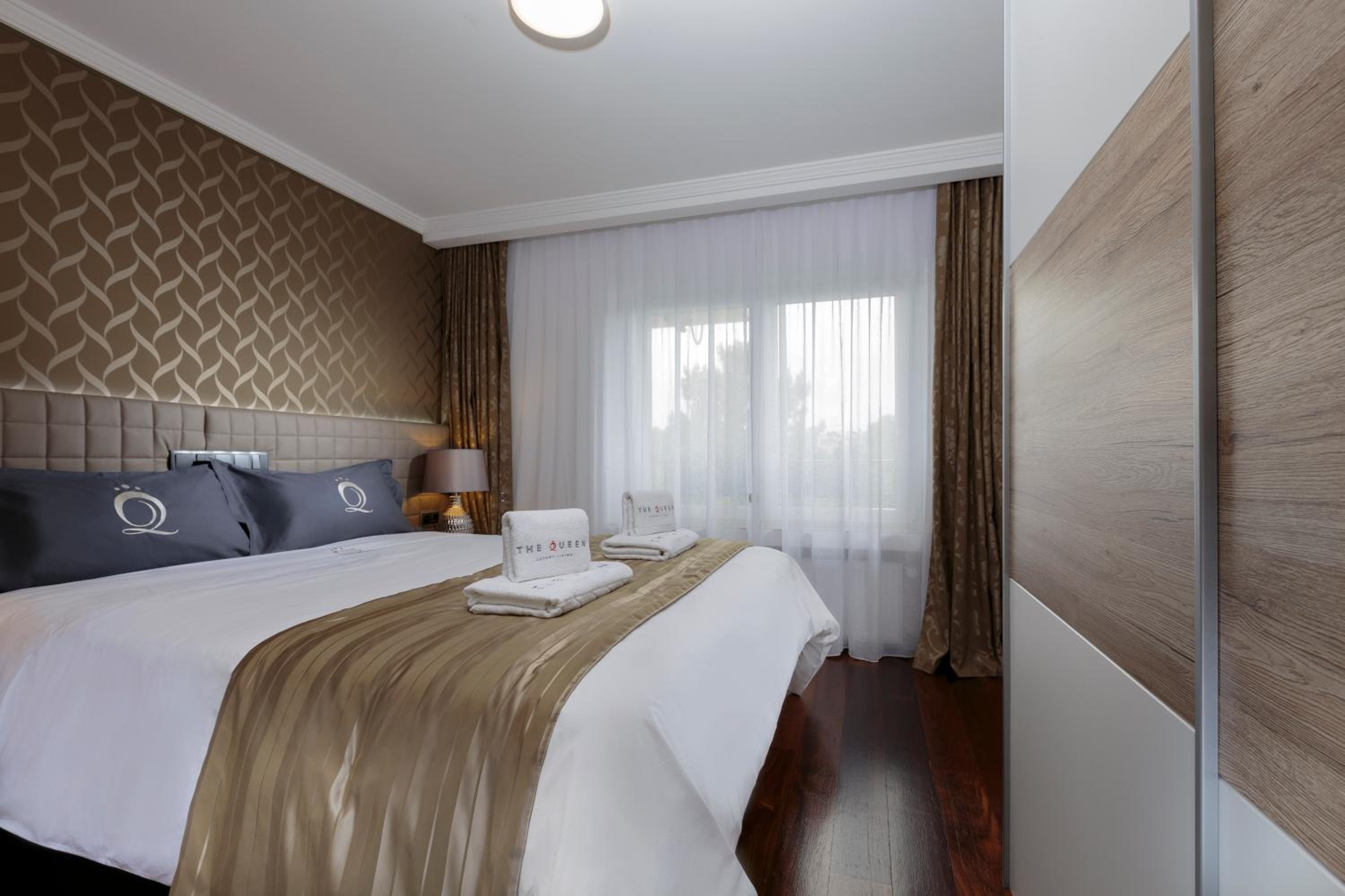 The Queen Luxury Apartments - Villa Vinicia