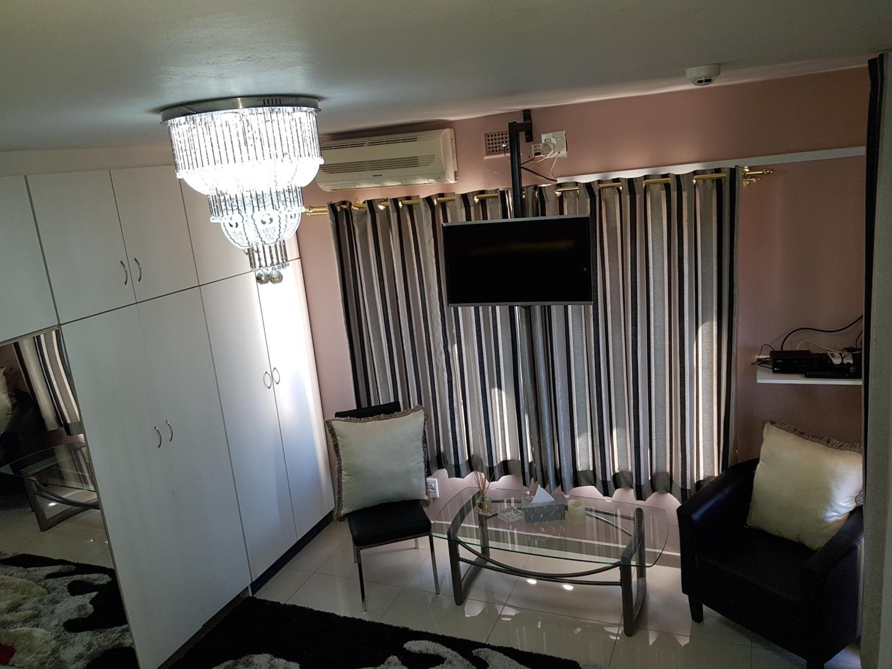 RJs Guesthouse