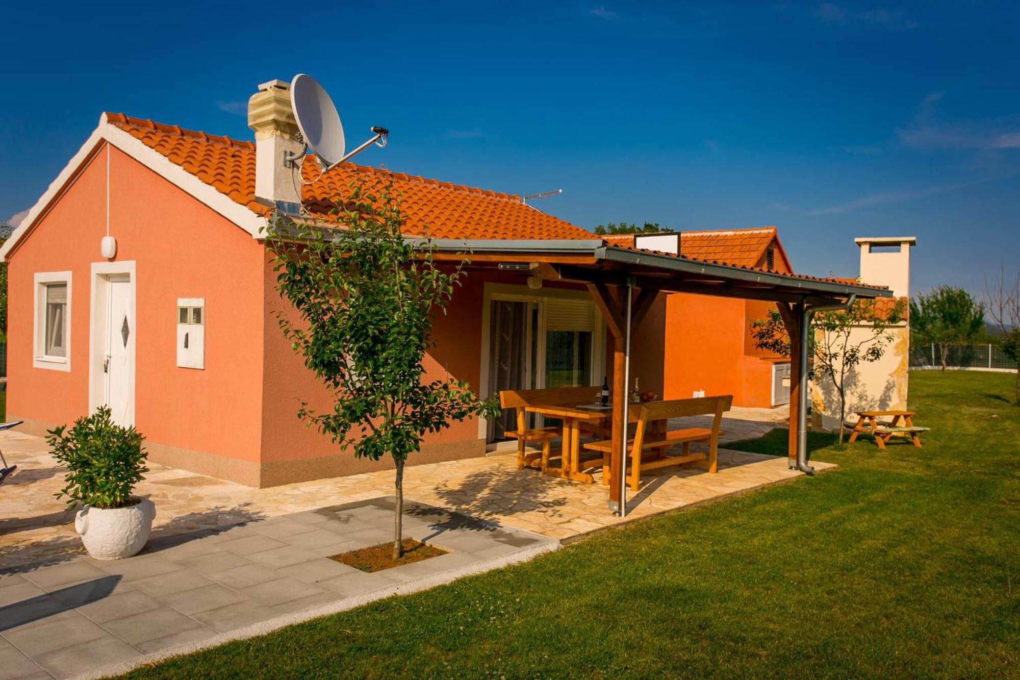Vacation house Radosic view 3