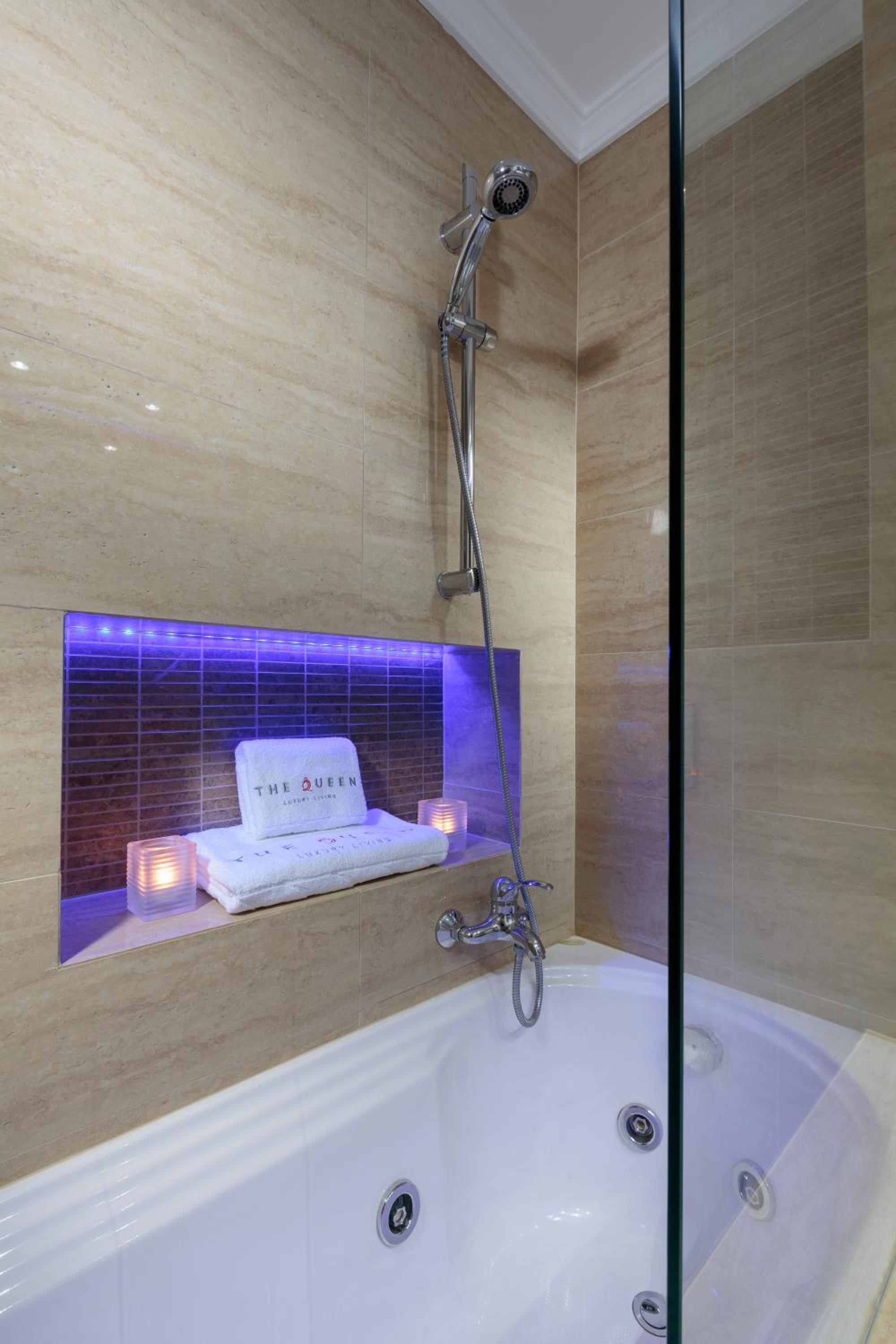 The Queen Luxury Apartments - Villa Vinicia