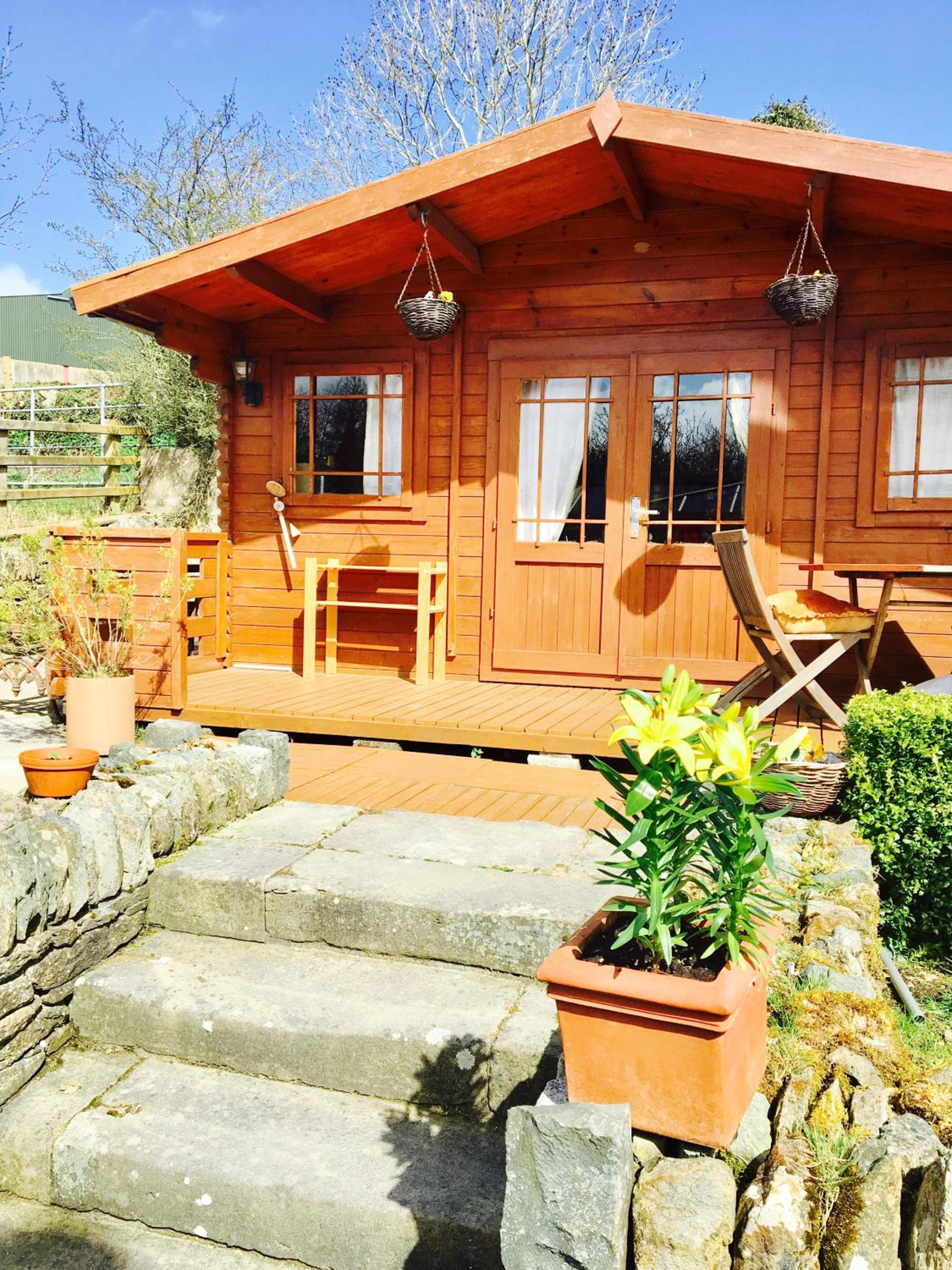 Rustic Chalet Superking bed Free Sauna Jacuzzi Spa Wifi Netflix Parking