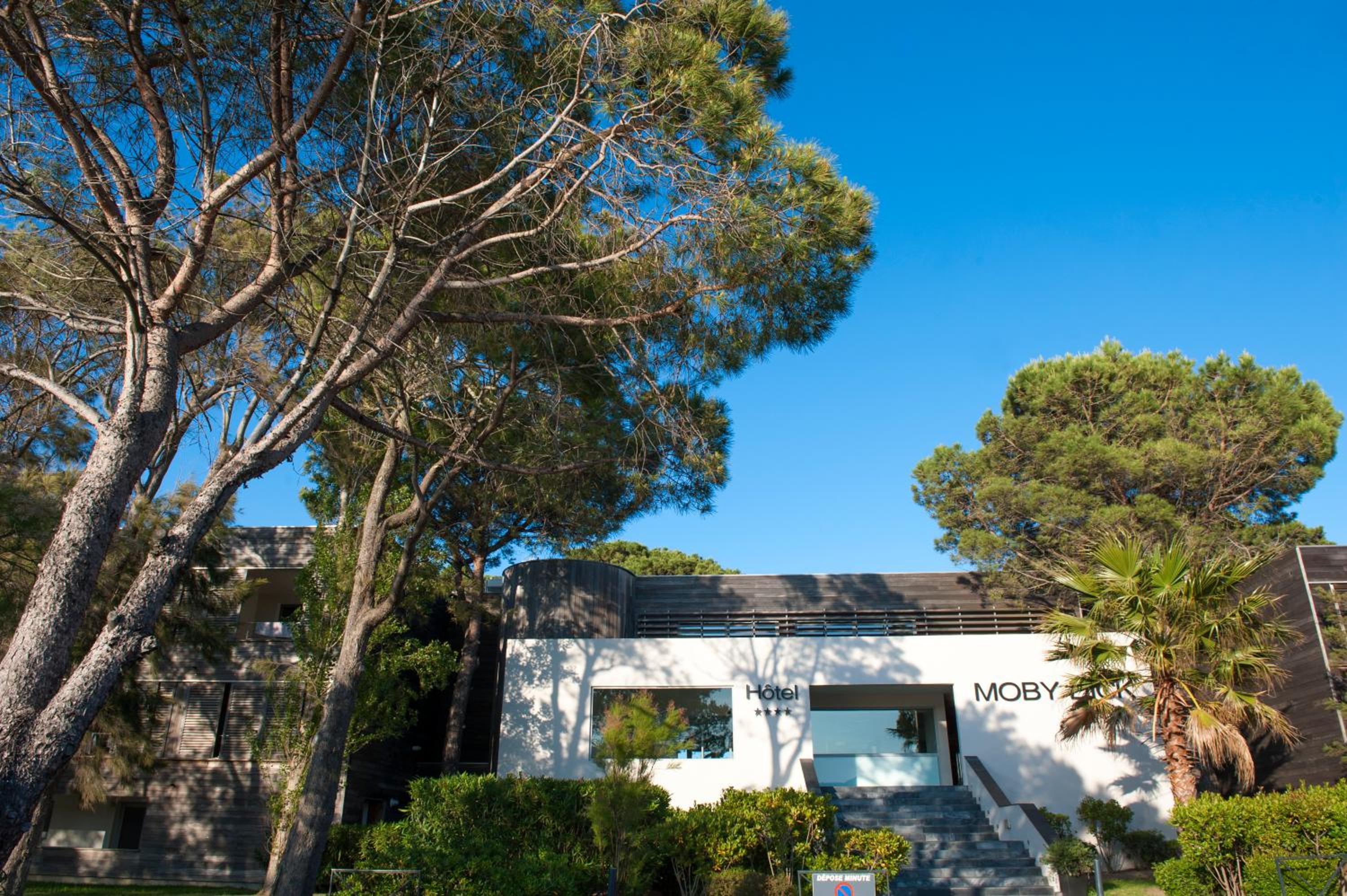 Hotel Hôtel & Lodges Moby Dick - Image 1