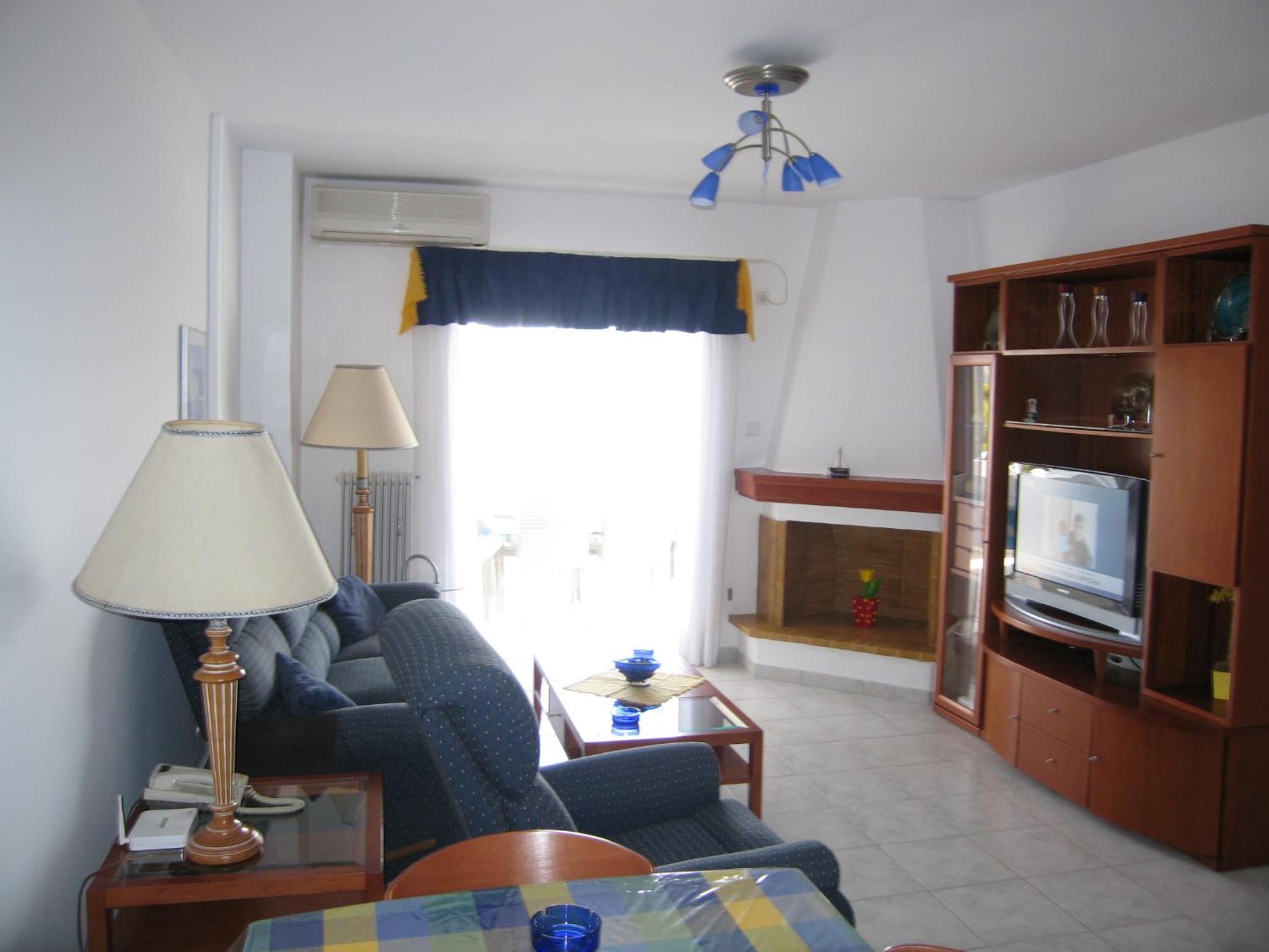 Seaside Modern Apartment - Explore Athens and Beyond