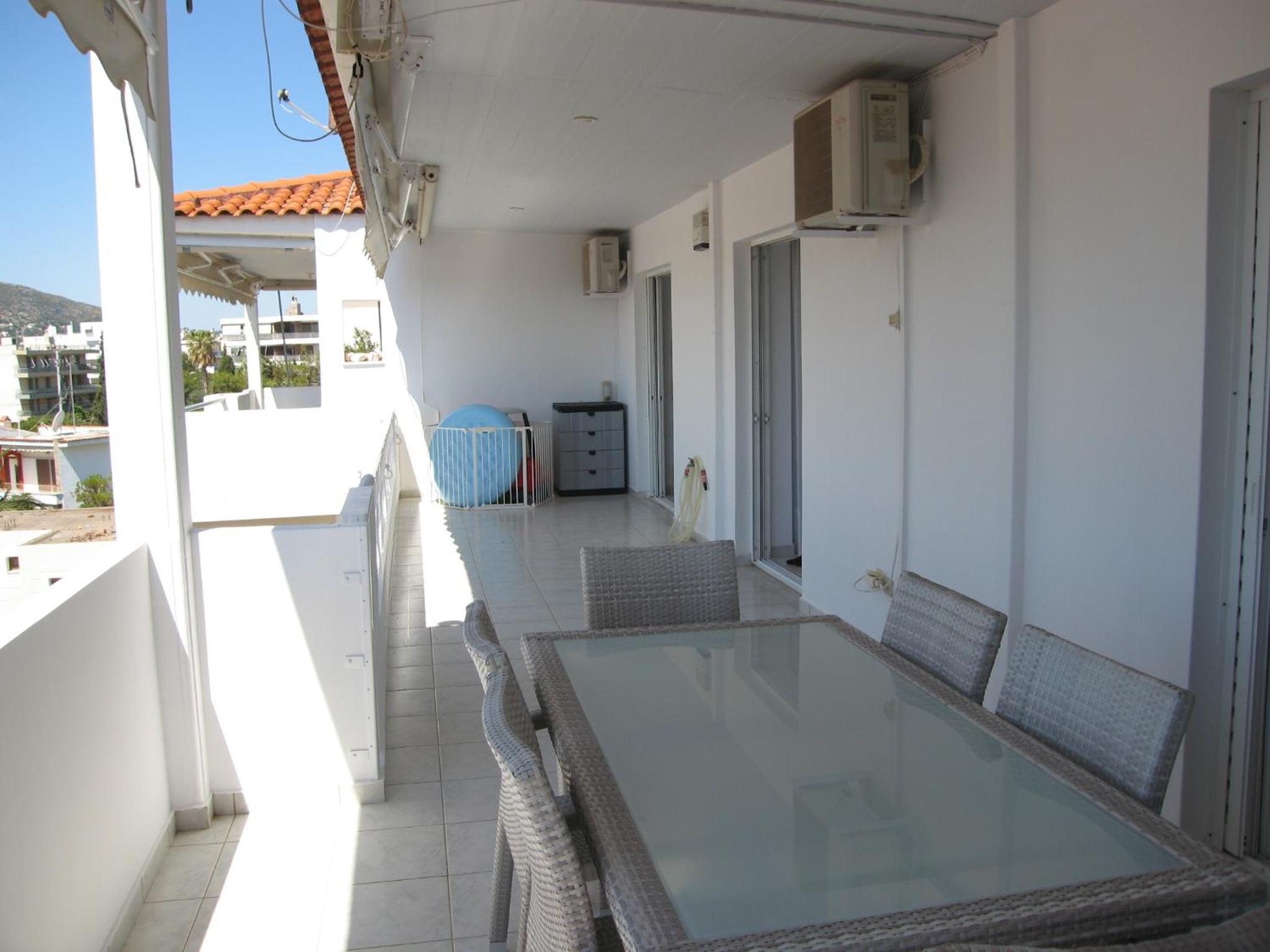 Seaside Modern Apartment - Explore Athens and Beyond