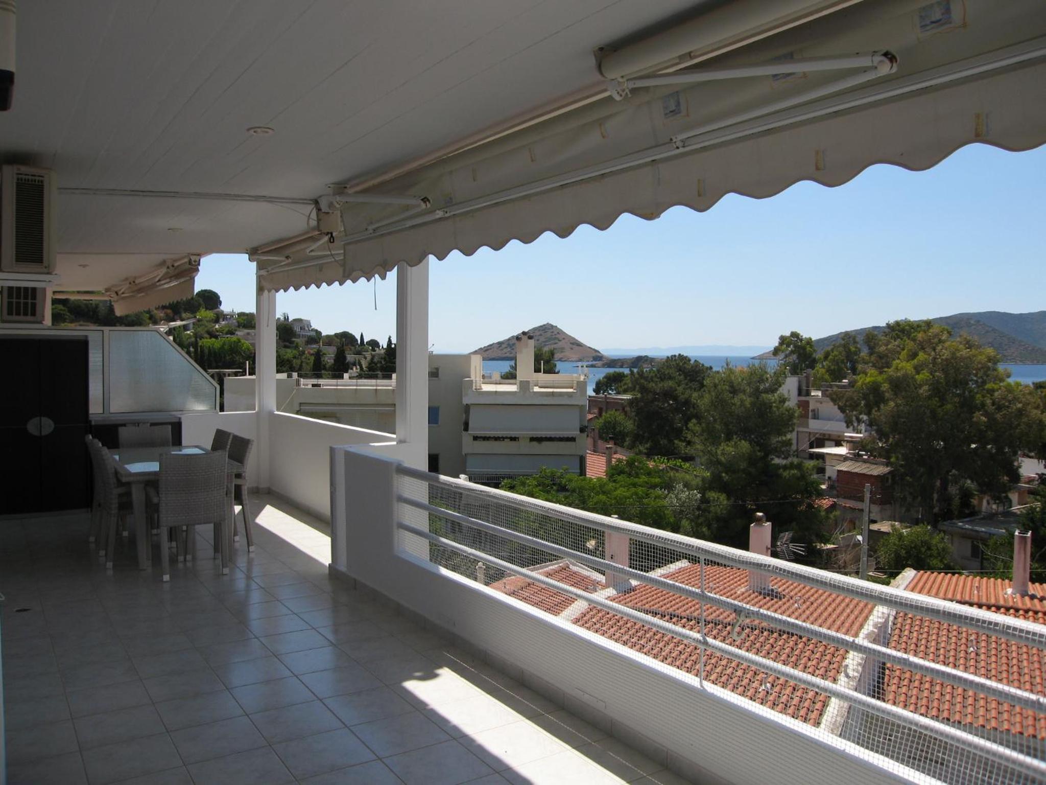 Seaside Modern Apartment - Explore Athens and Beyond