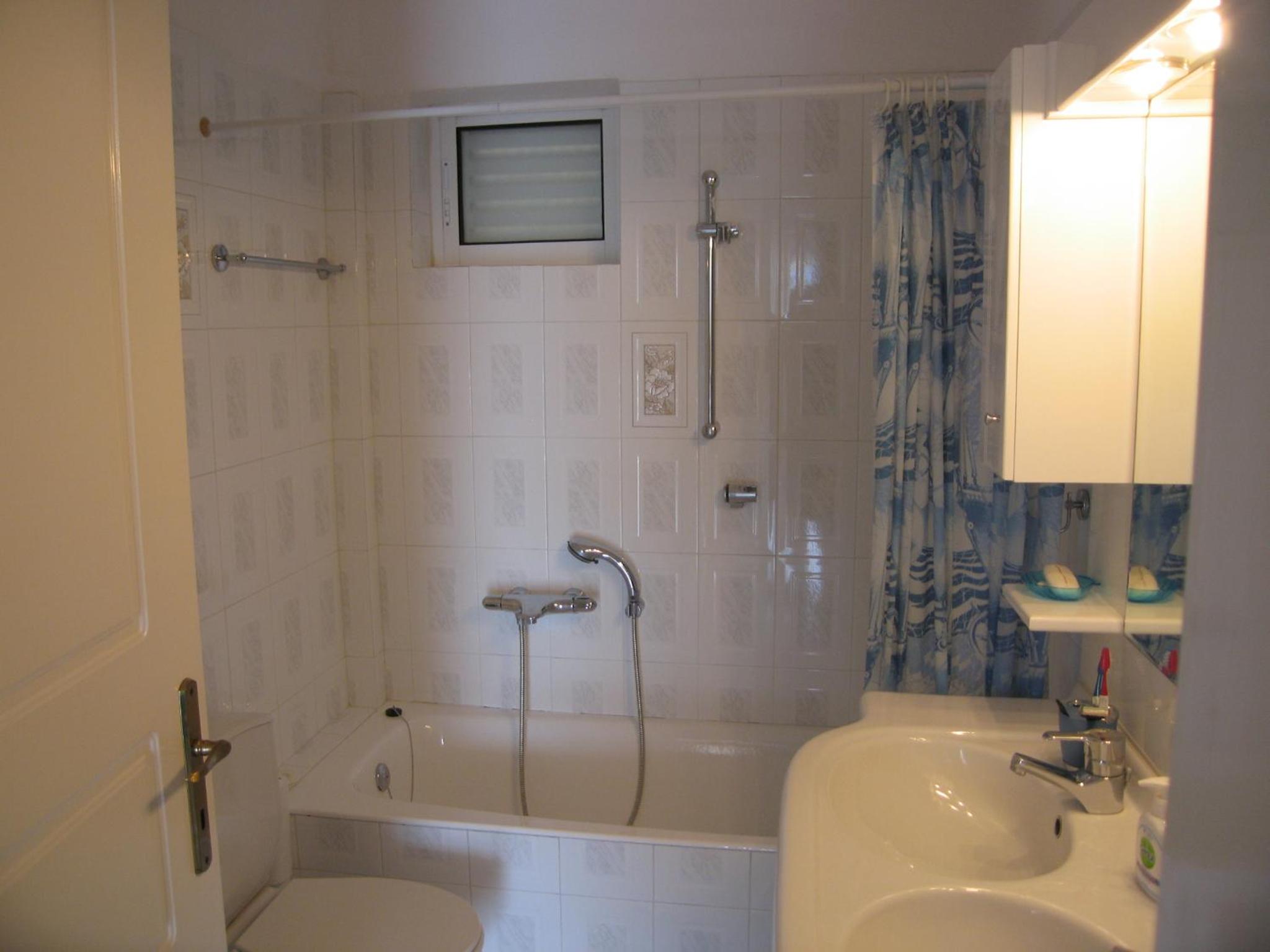 Seaside Modern Apartment - Explore Athens and Beyond