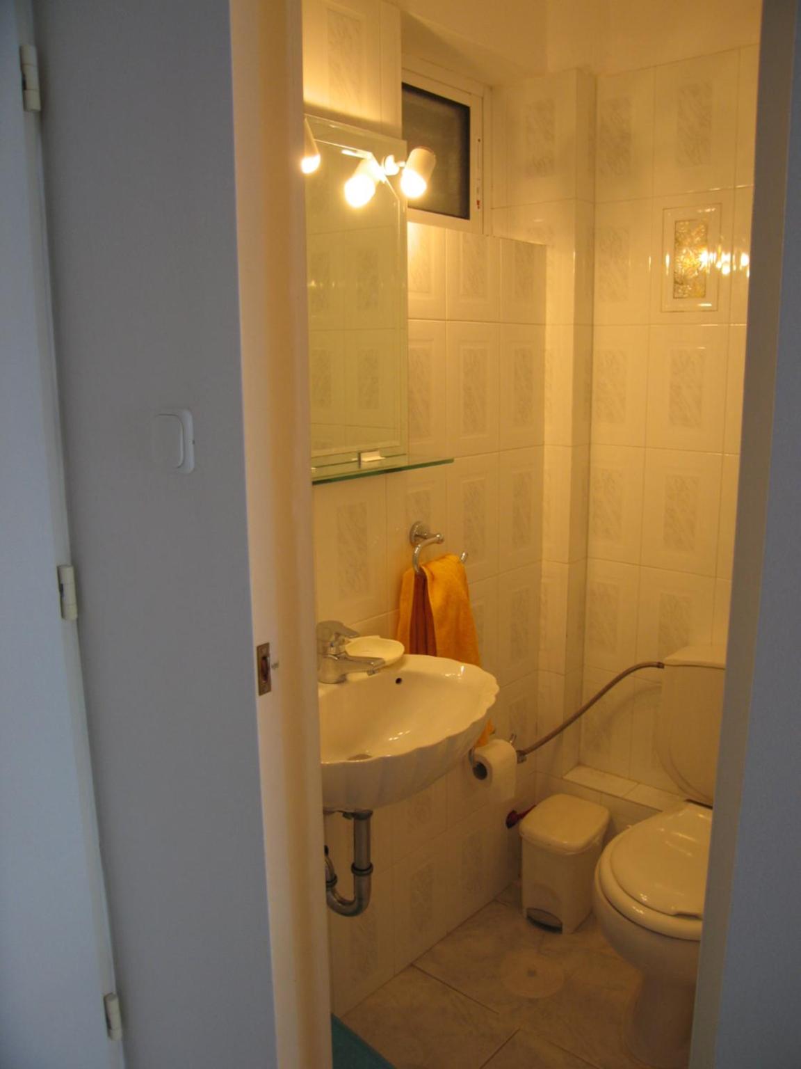 Seaside Modern Apartment - Explore Athens and Beyond