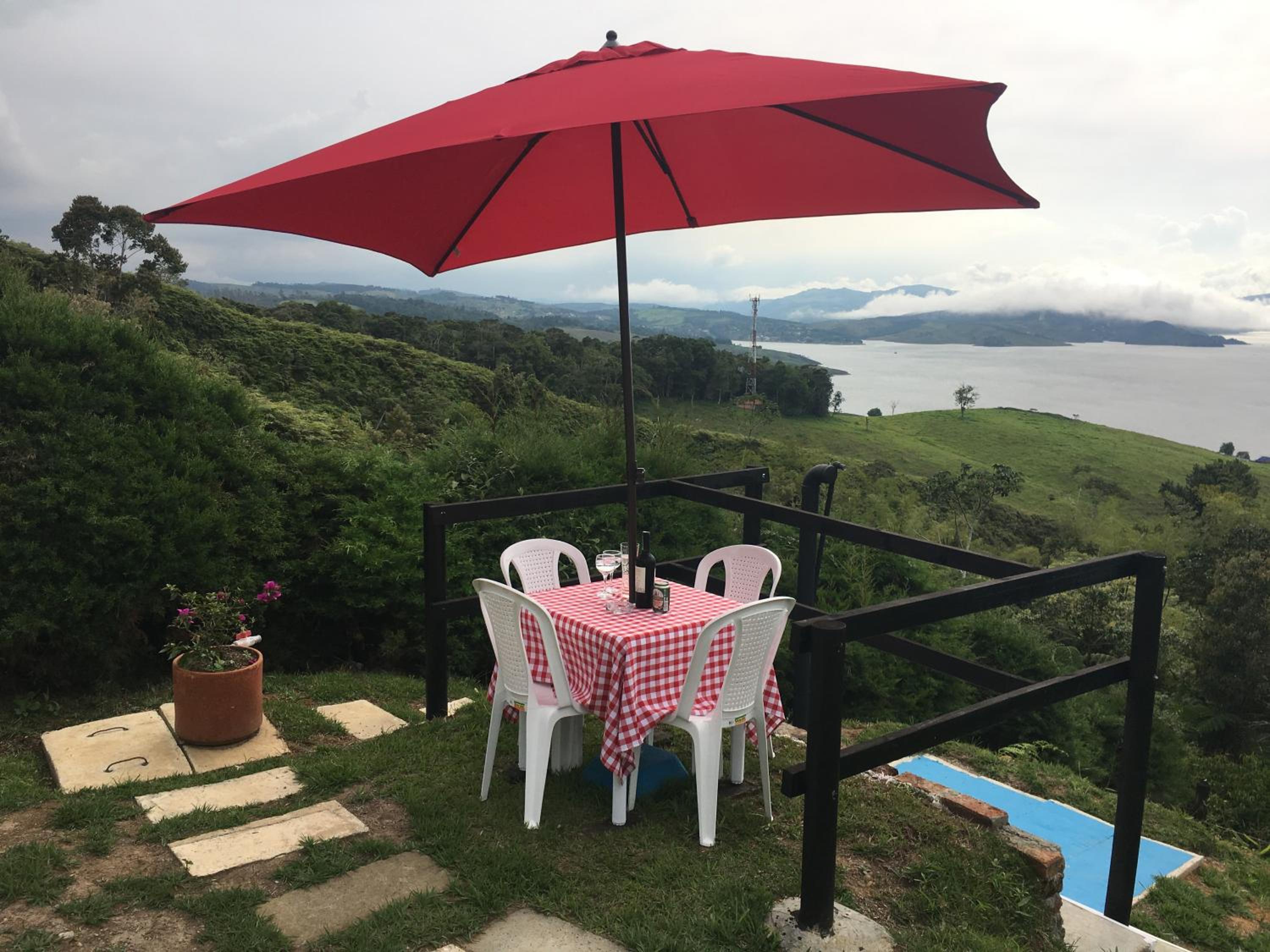 La cabaña del lago Calima