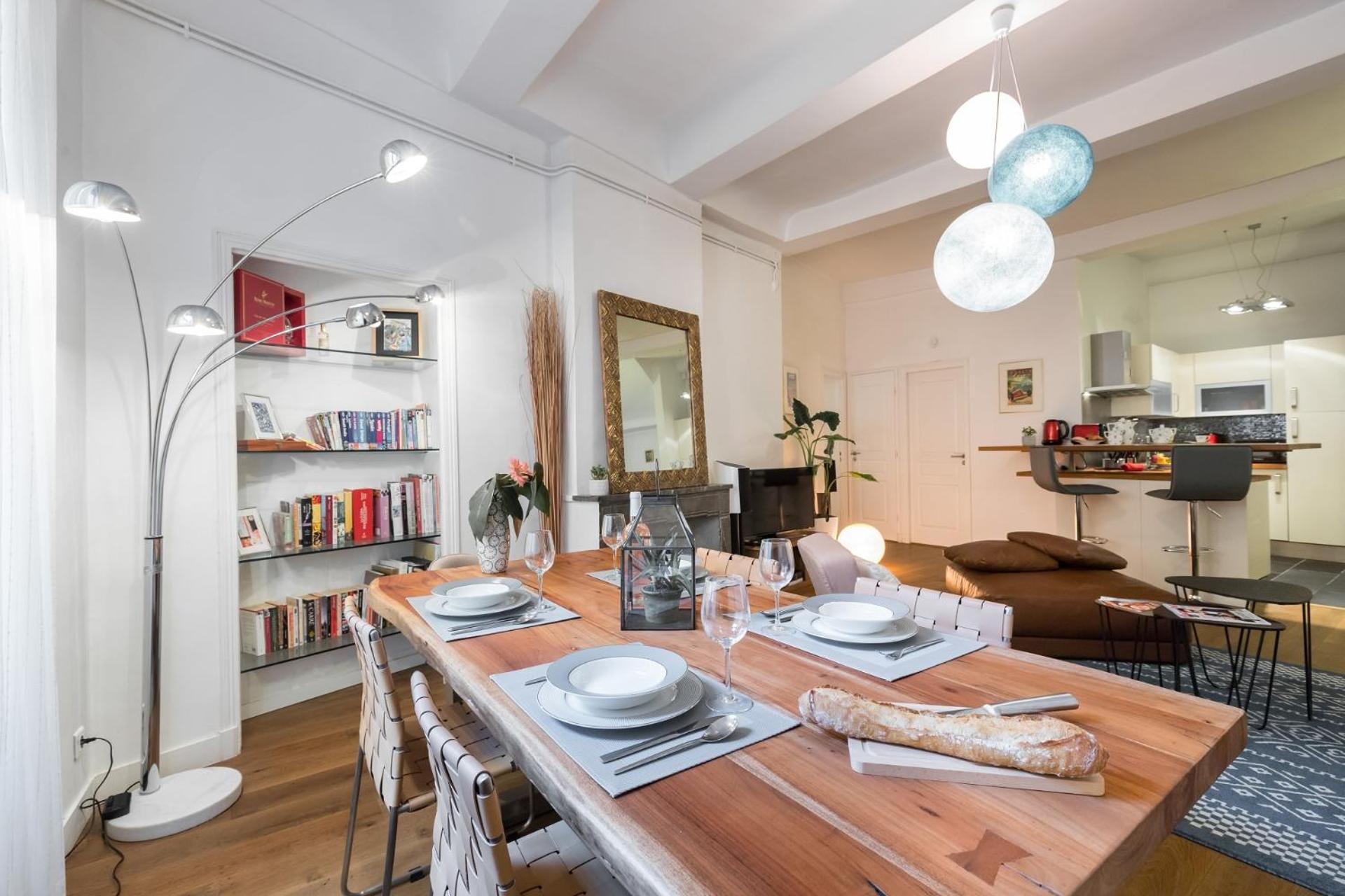 PREF 2 · F4 - VASTE ET BOURGEOIS ,3 CHAMBRES, ASCENSEUR, VX-NICE photo 2