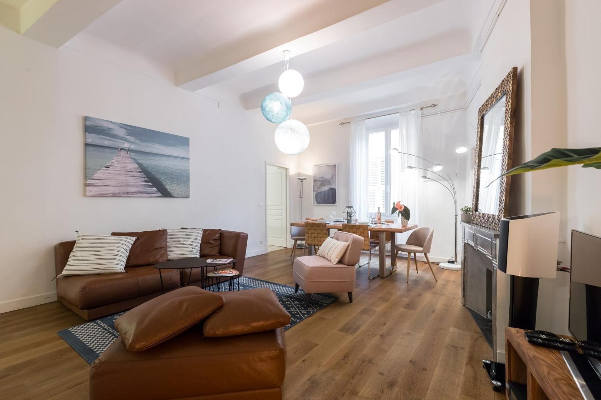 PREF 2 · F4 - VASTE ET BOURGEOIS ,3 CHAMBRES, ASCENSEUR, VX-NICE photo 4