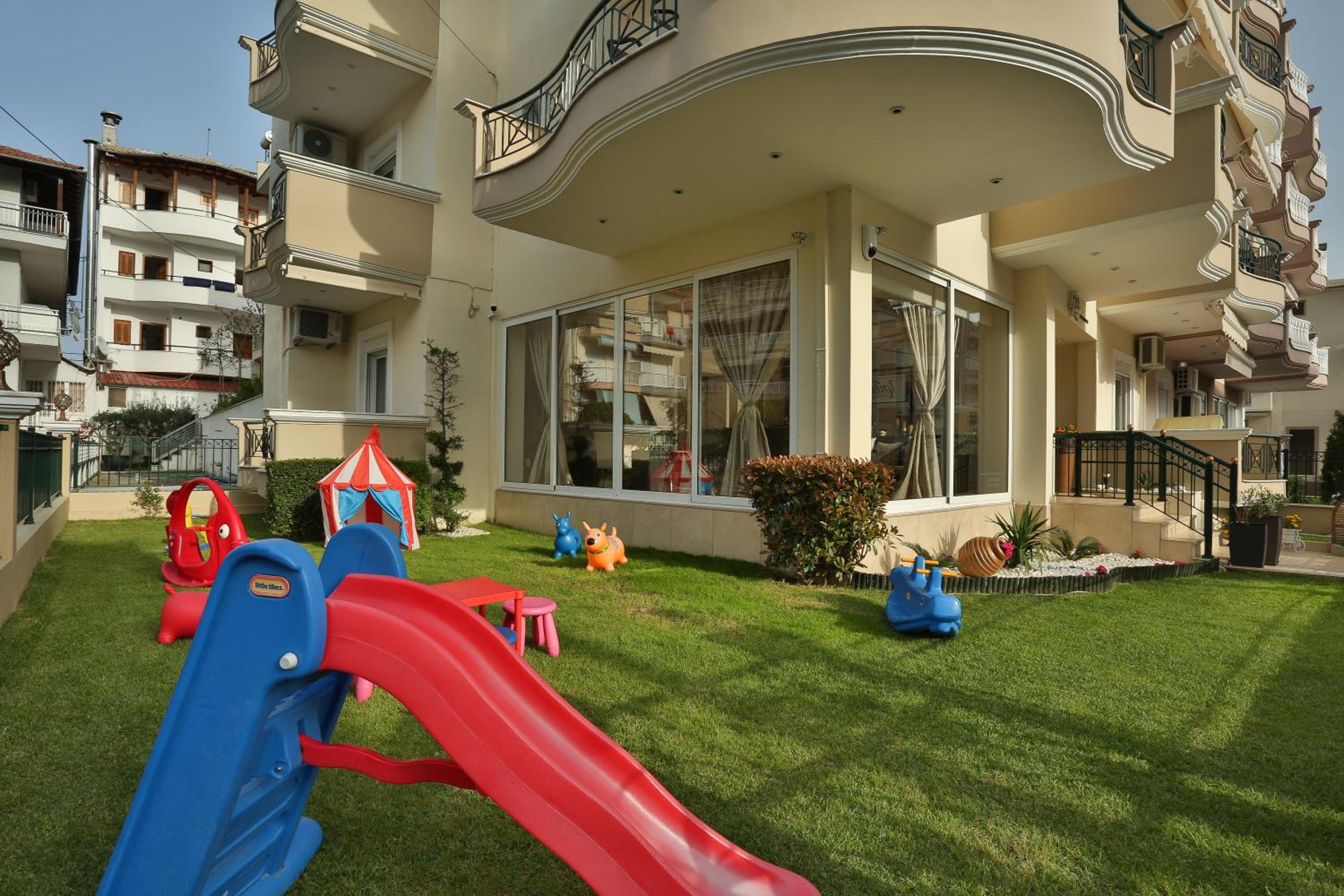 Irida Apartments