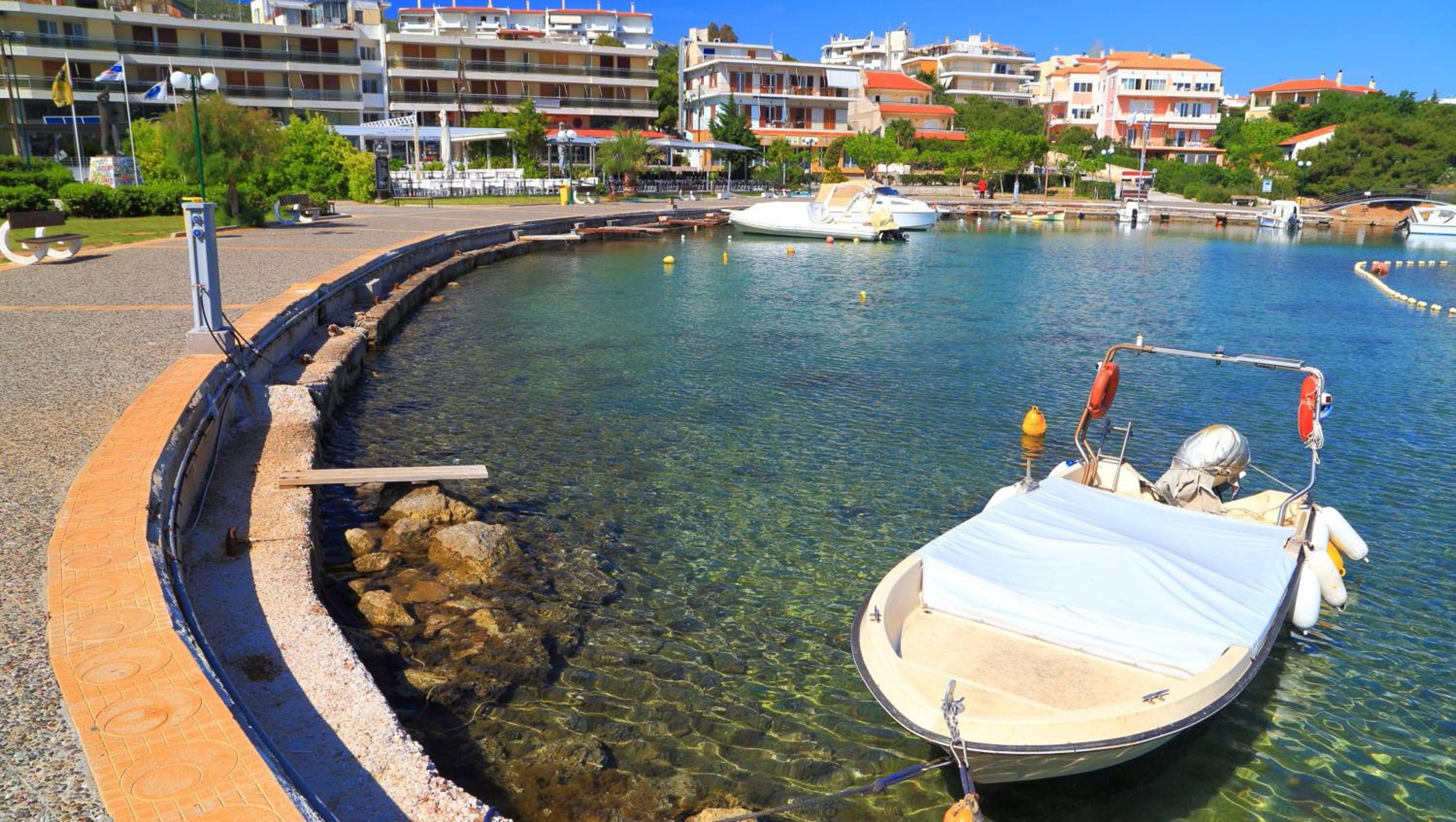 Seaside Modern Apartment - Explore Athens and Beyond