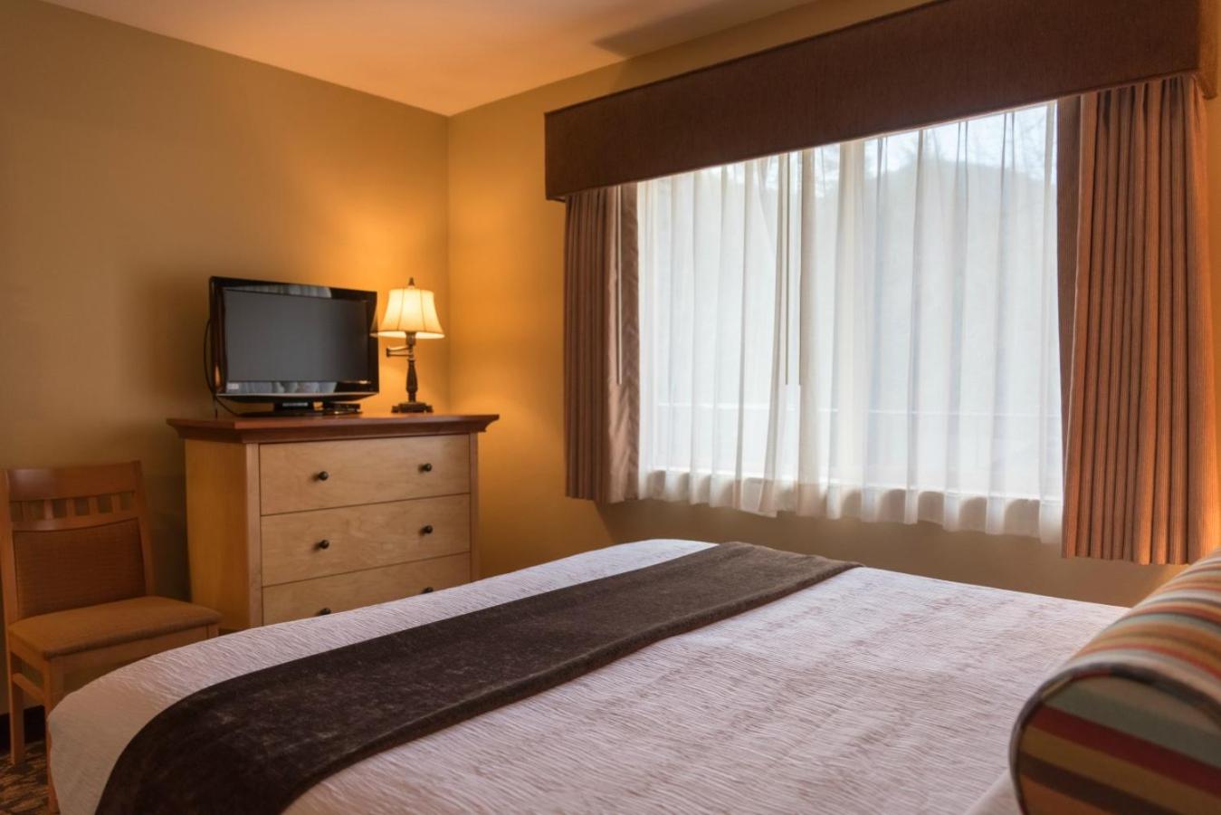 Whispering Woods Resort