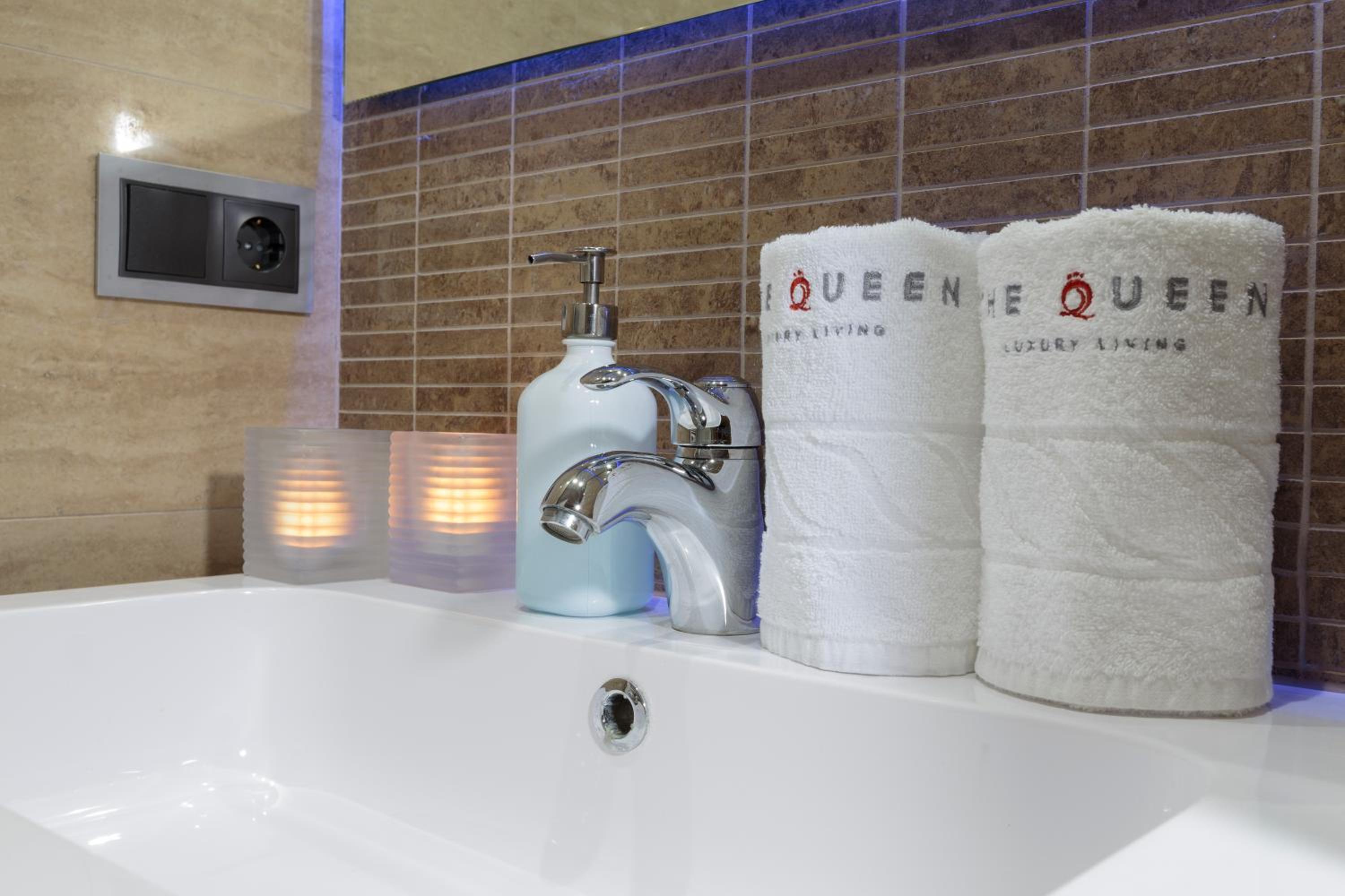 The Queen Luxury Apartments - Villa Vinicia