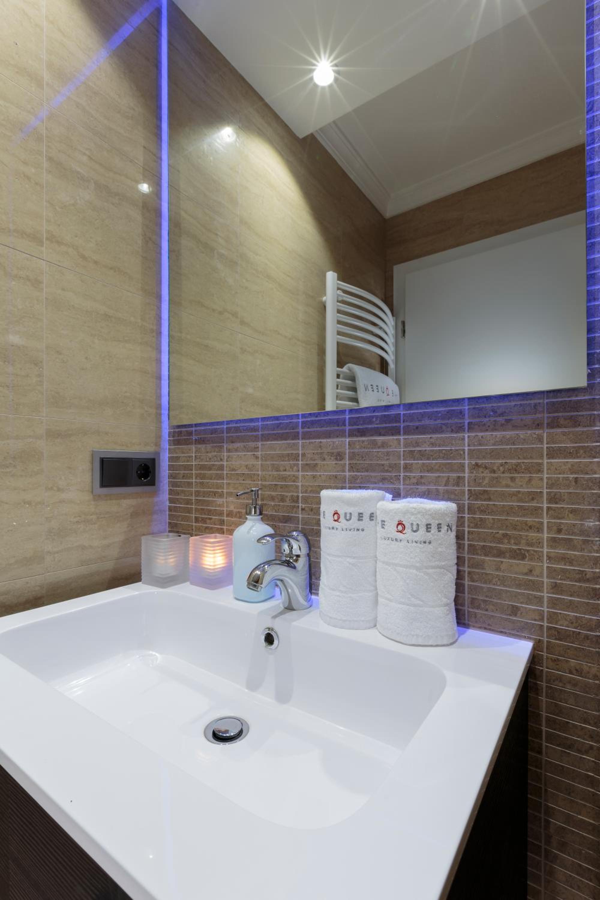 The Queen Luxury Apartments - Villa Vinicia
