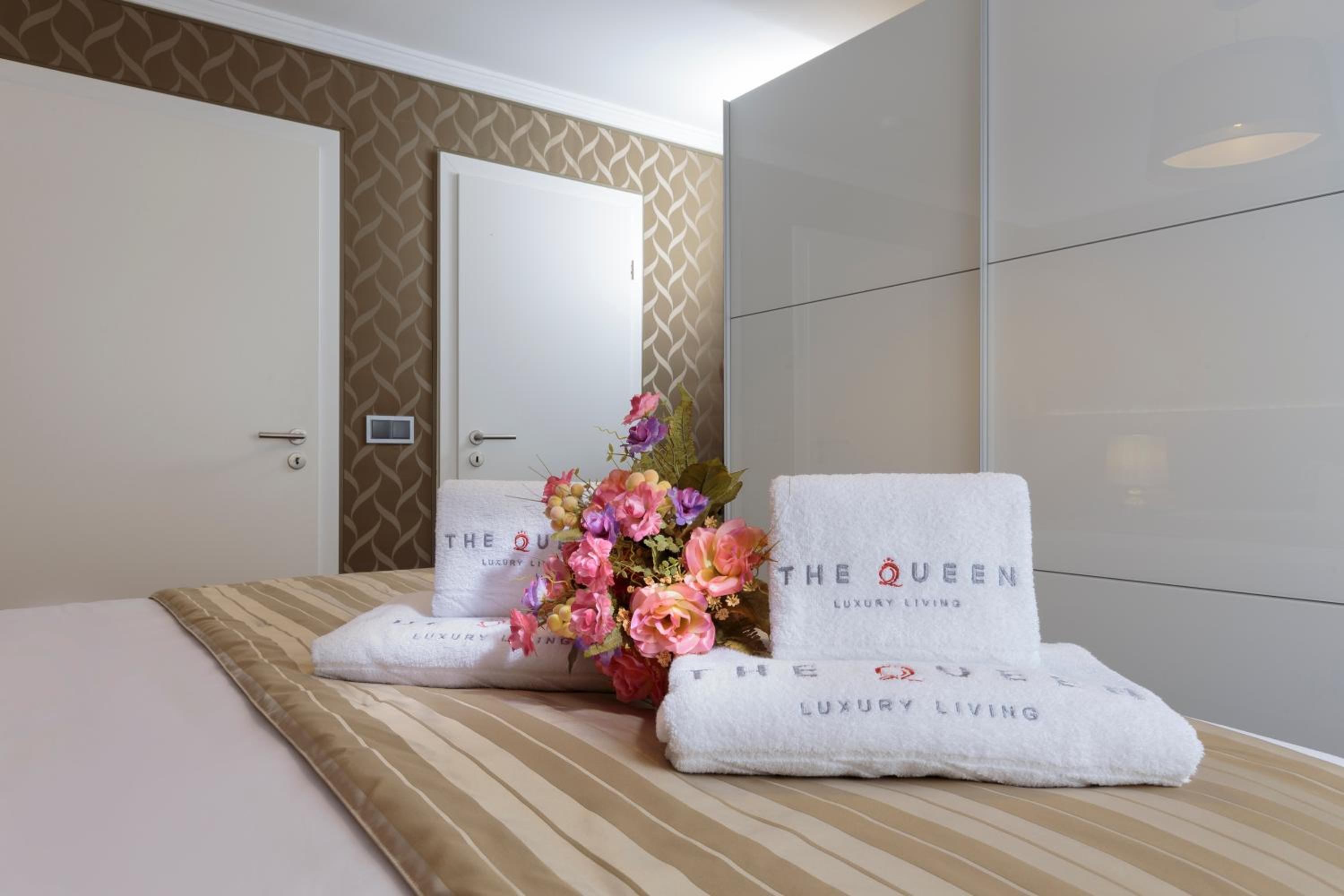 The Queen Luxury Apartments - Villa Vinicia
