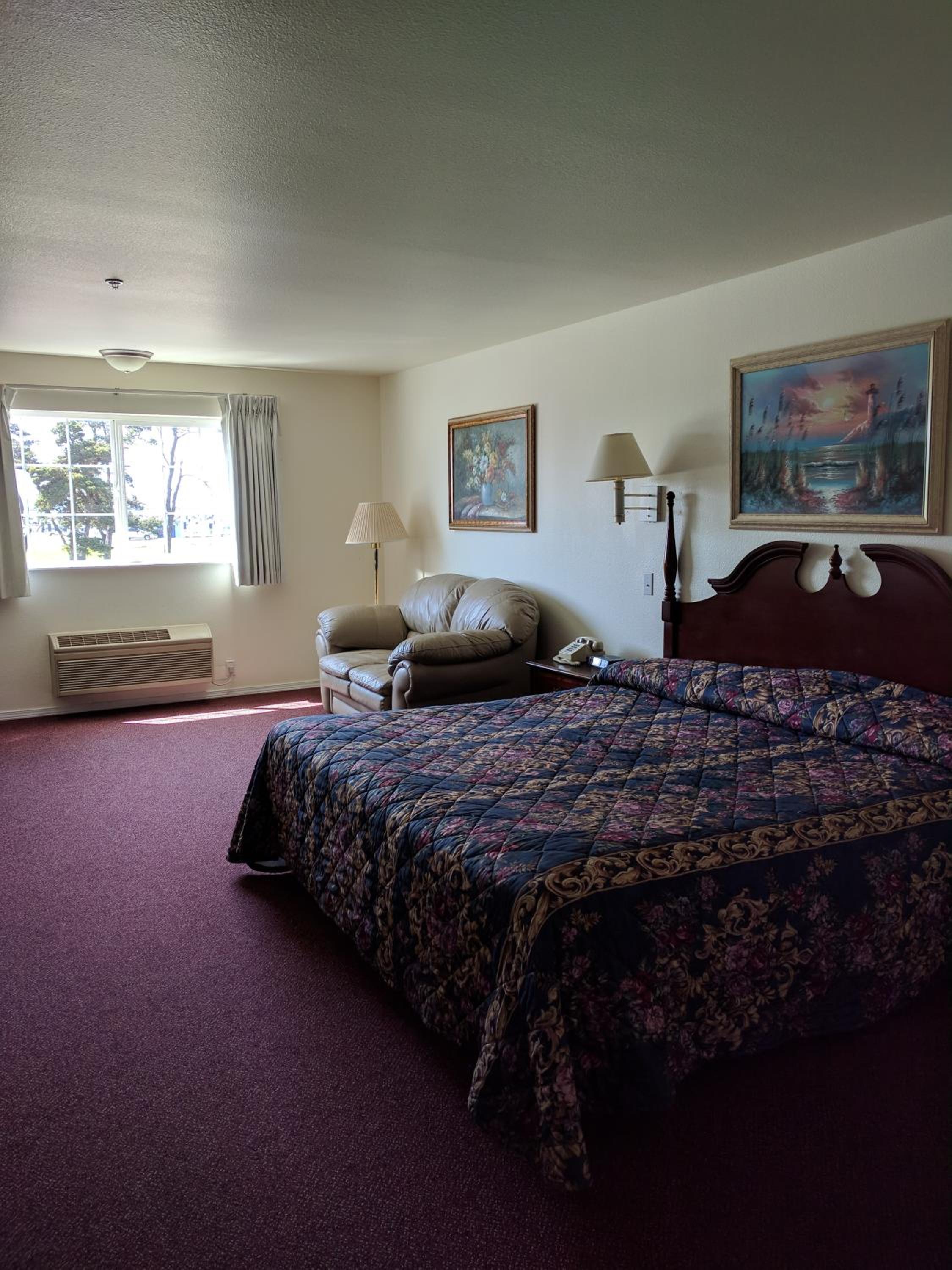 Crescent City Vacations - Lighthouse Inn - Property Image 5