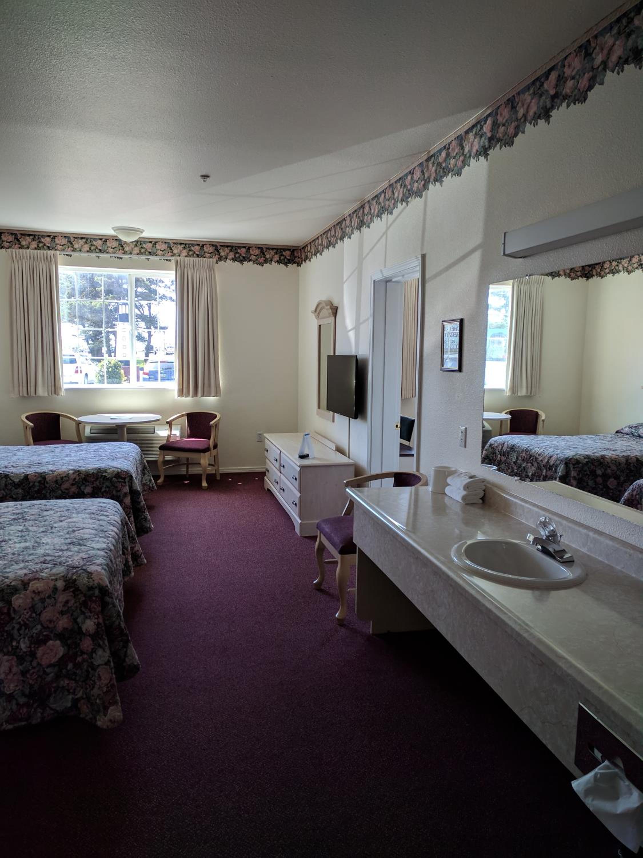 Crescent City Vacations - Lighthouse Inn - Property Image 6