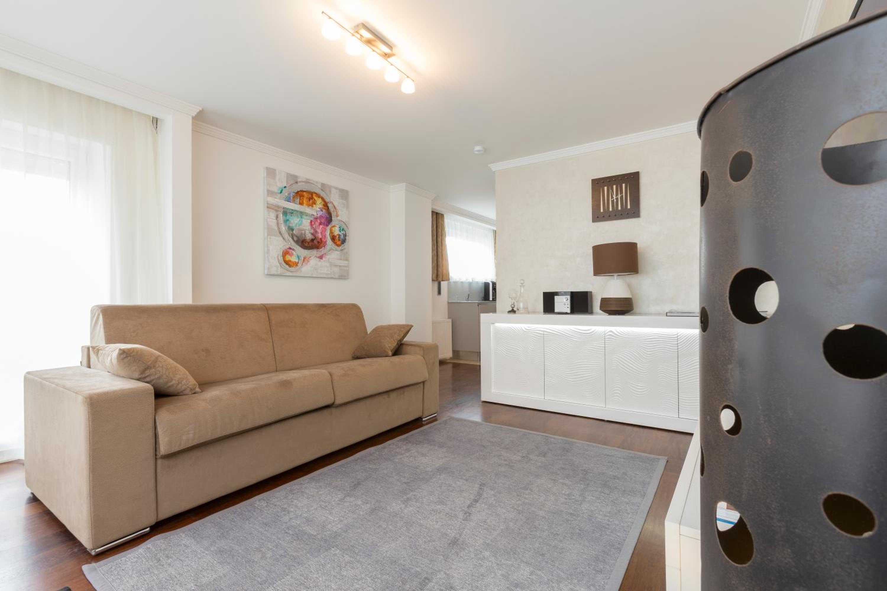 The Queen Luxury Apartments - Villa Vinicia