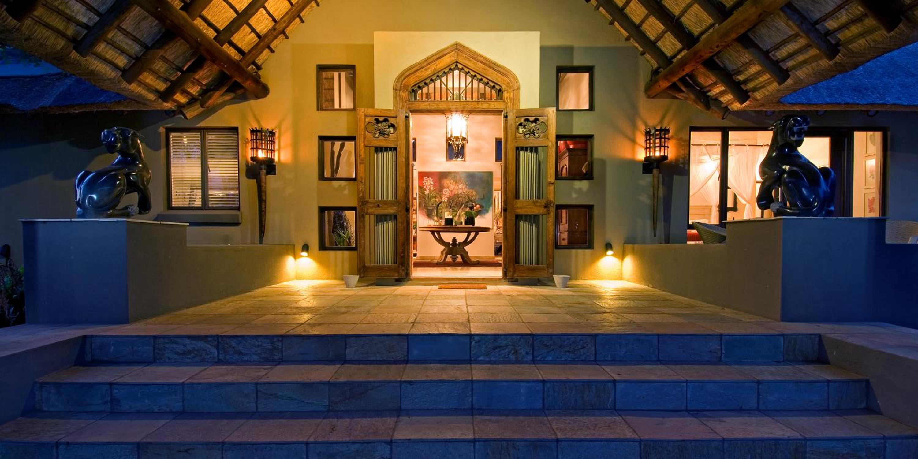 Khaya Ndlovu Safari Manor