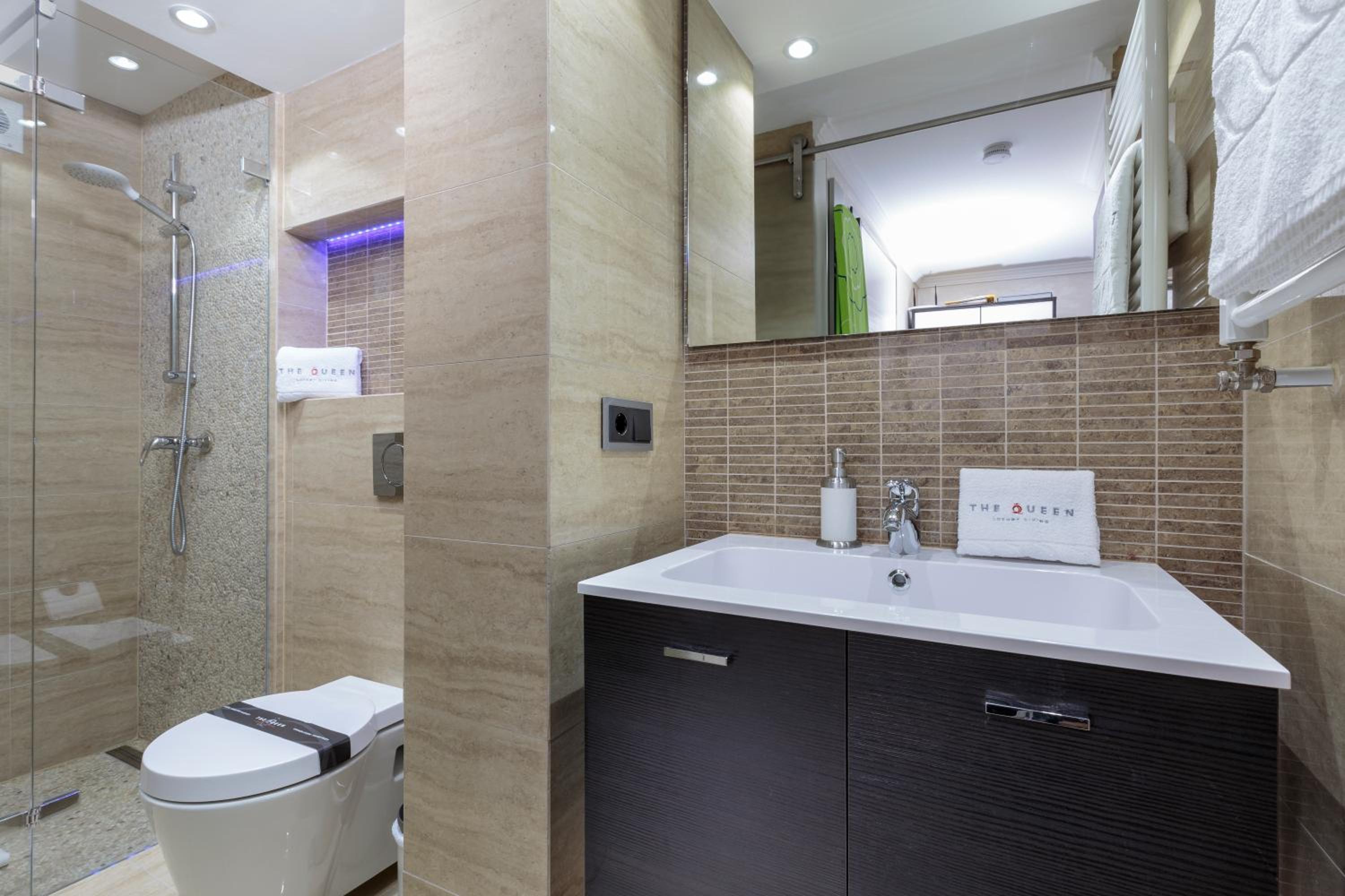 The Queen Luxury Apartments - Villa Vinicia