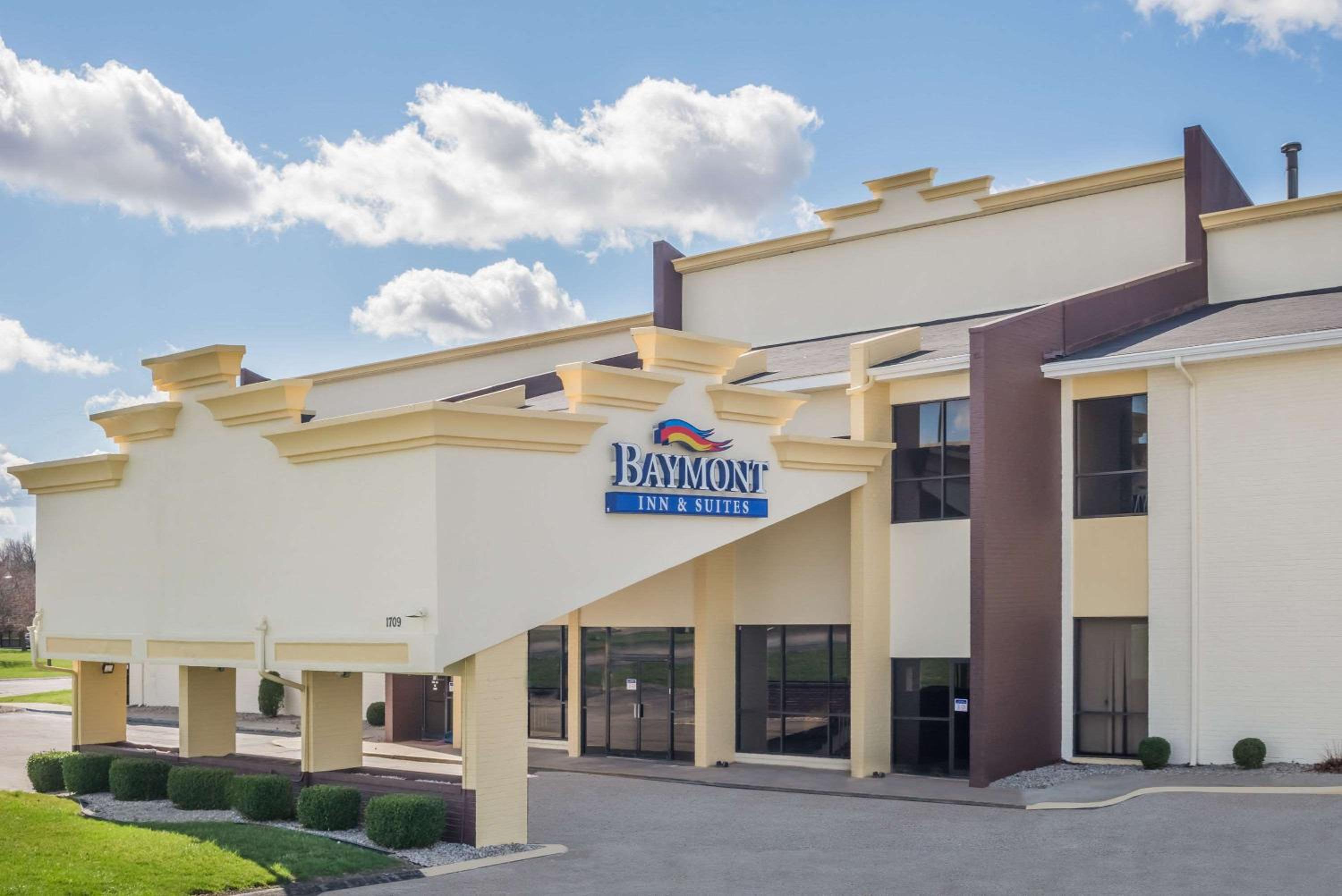 Kokomo Vacations - Baymont by Wyndham Kokomo - Property Image 1