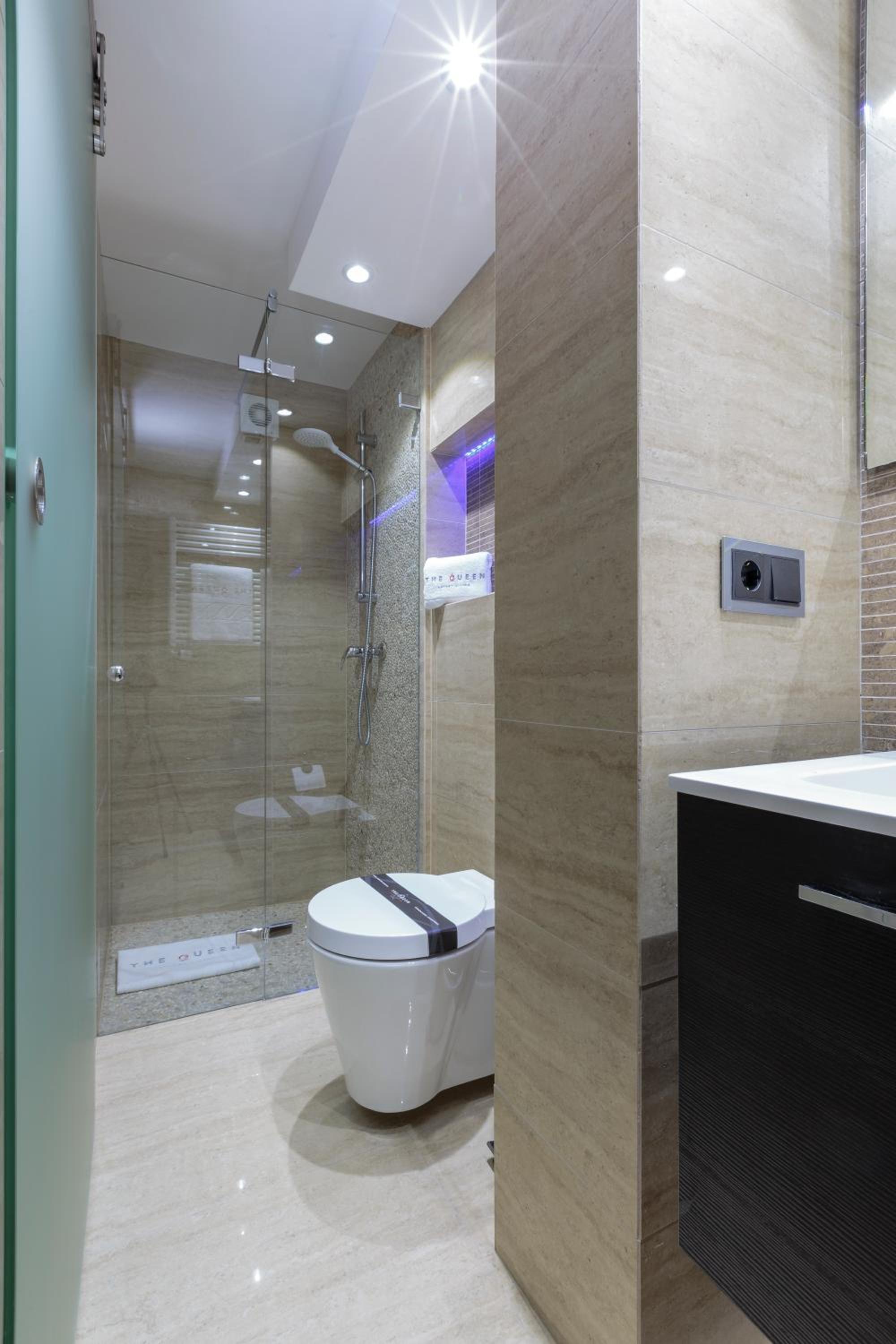 The Queen Luxury Apartments - Villa Vinicia