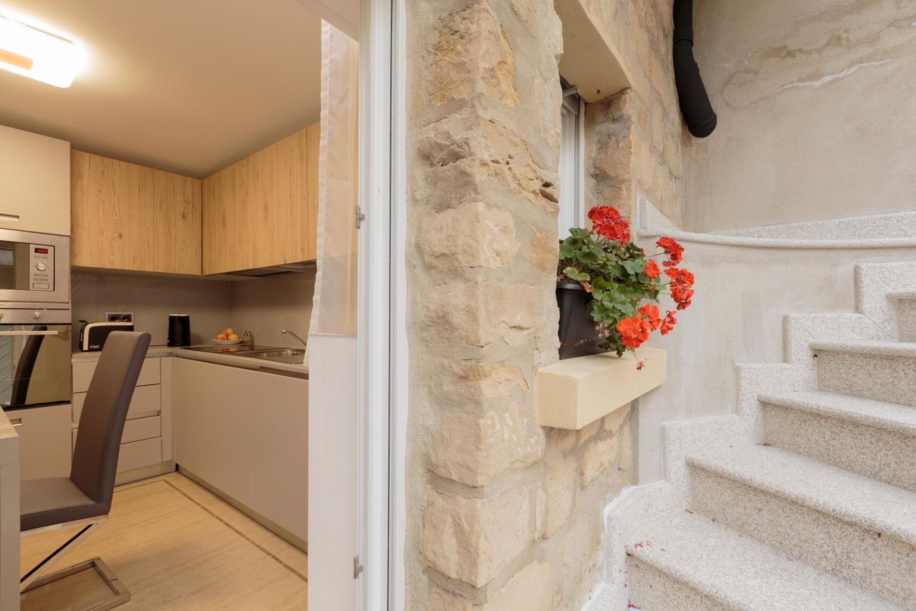 The Queen Luxury Apartments - Villa Vinicia
