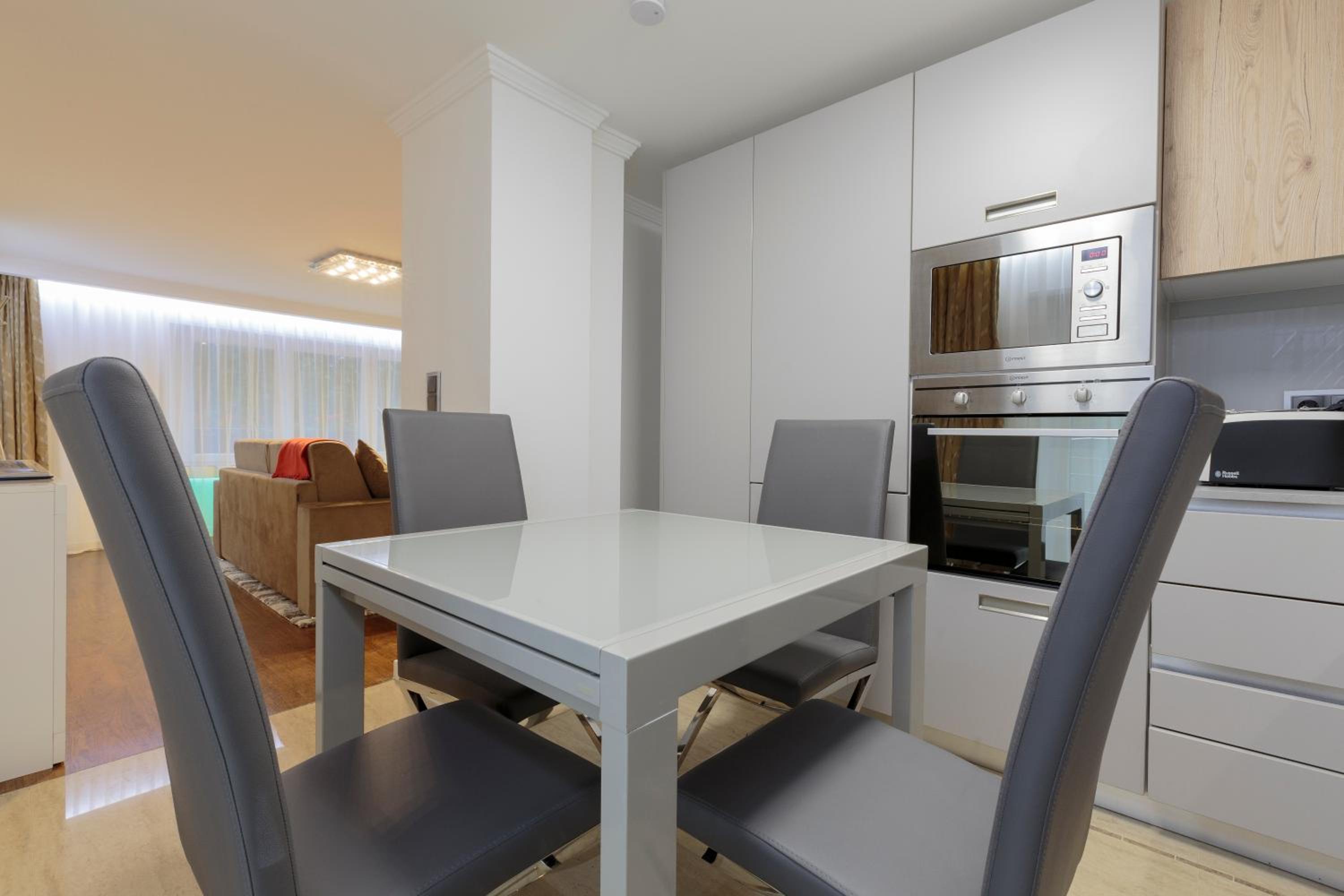 The Queen Luxury Apartments - Villa Vinicia
