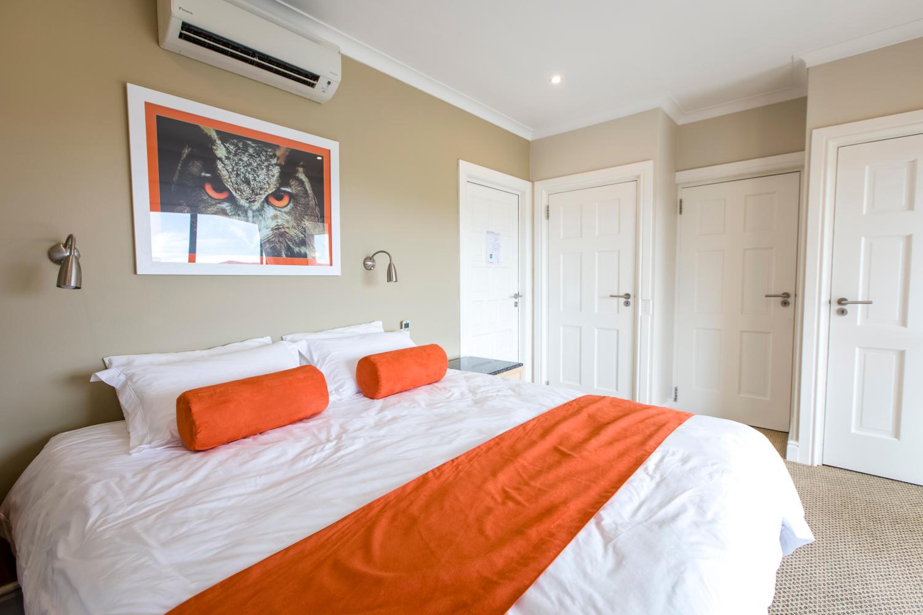 Orange Inn Knysna — photo 32