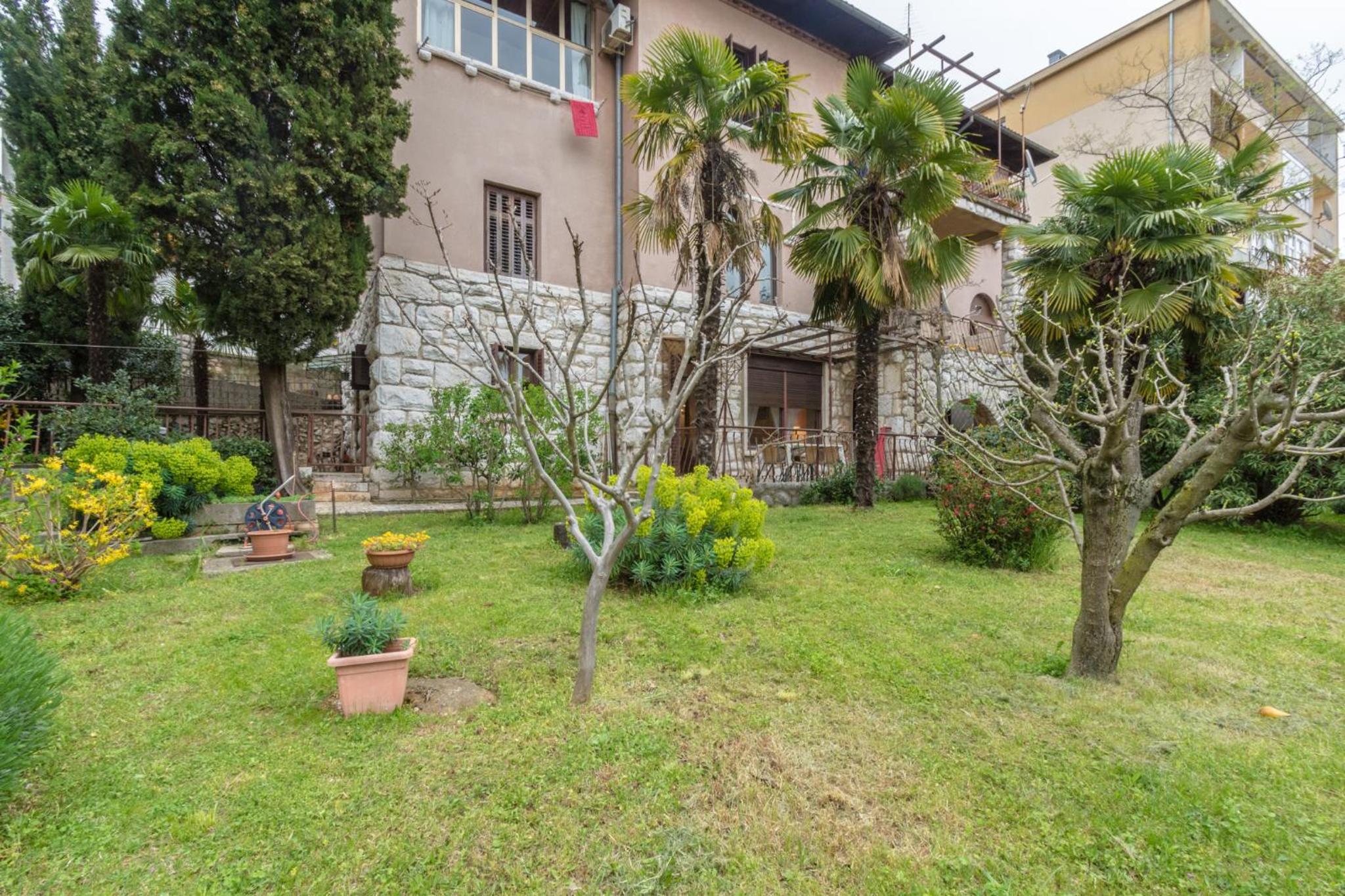 Hotel Apartment Urban garden - Image 1