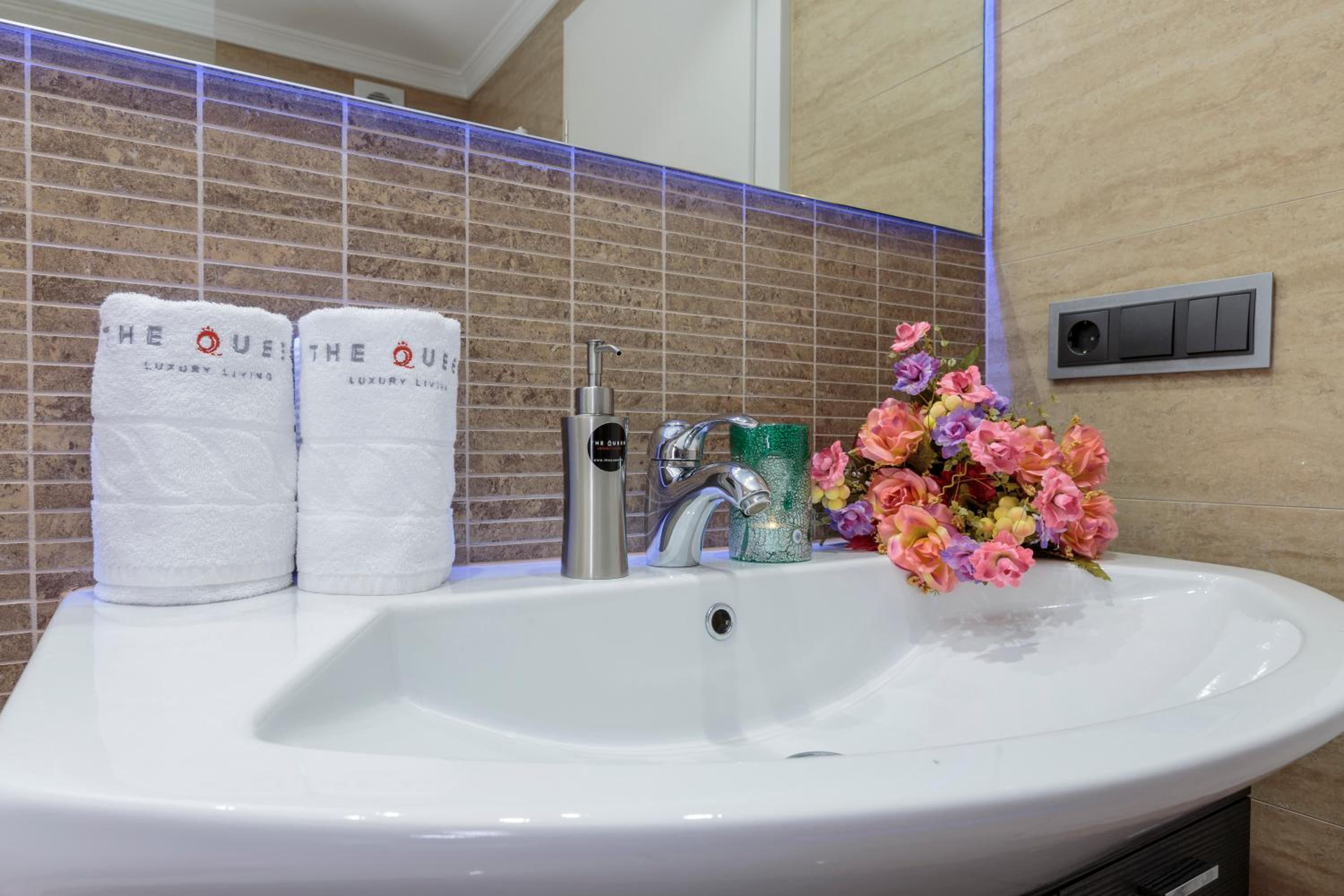 The Queen Luxury Apartments - Villa Vinicia