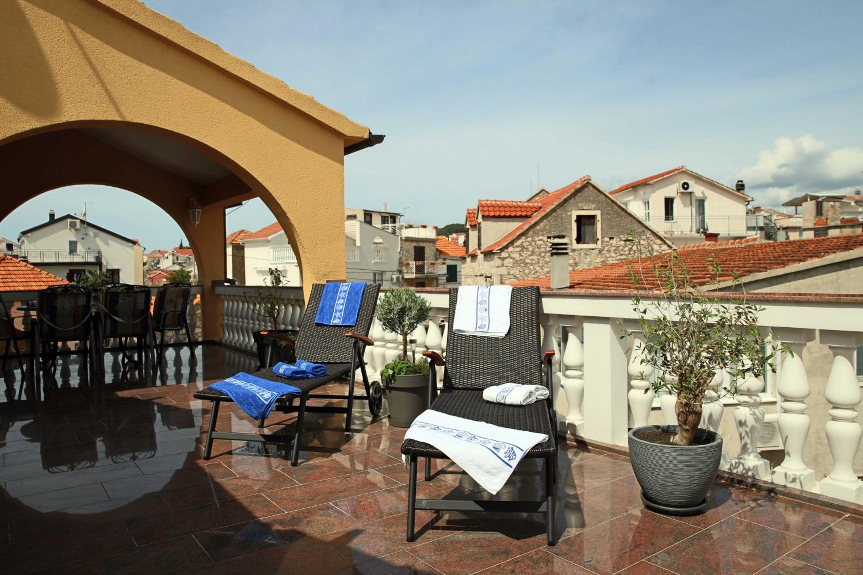 Apartments Visnja