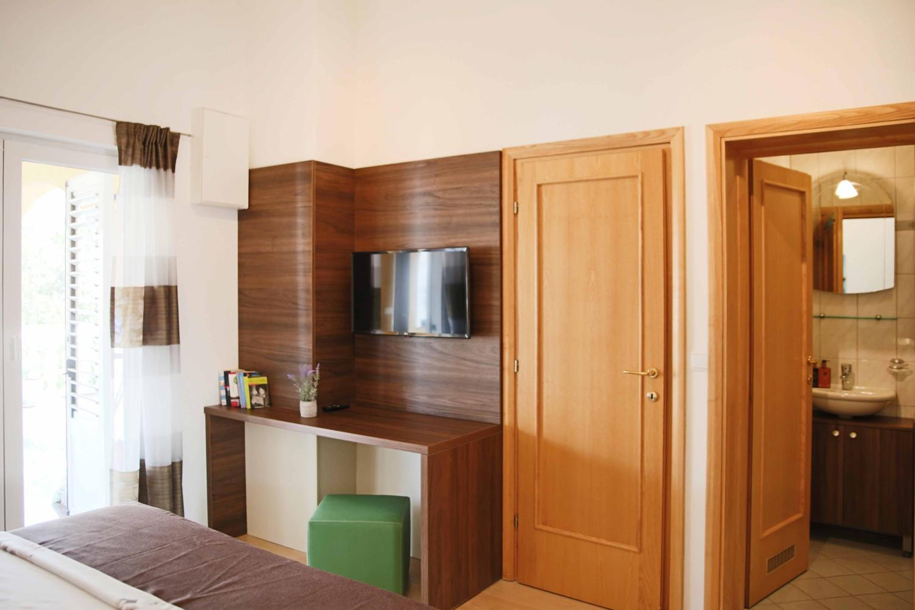 Apartments Visnja