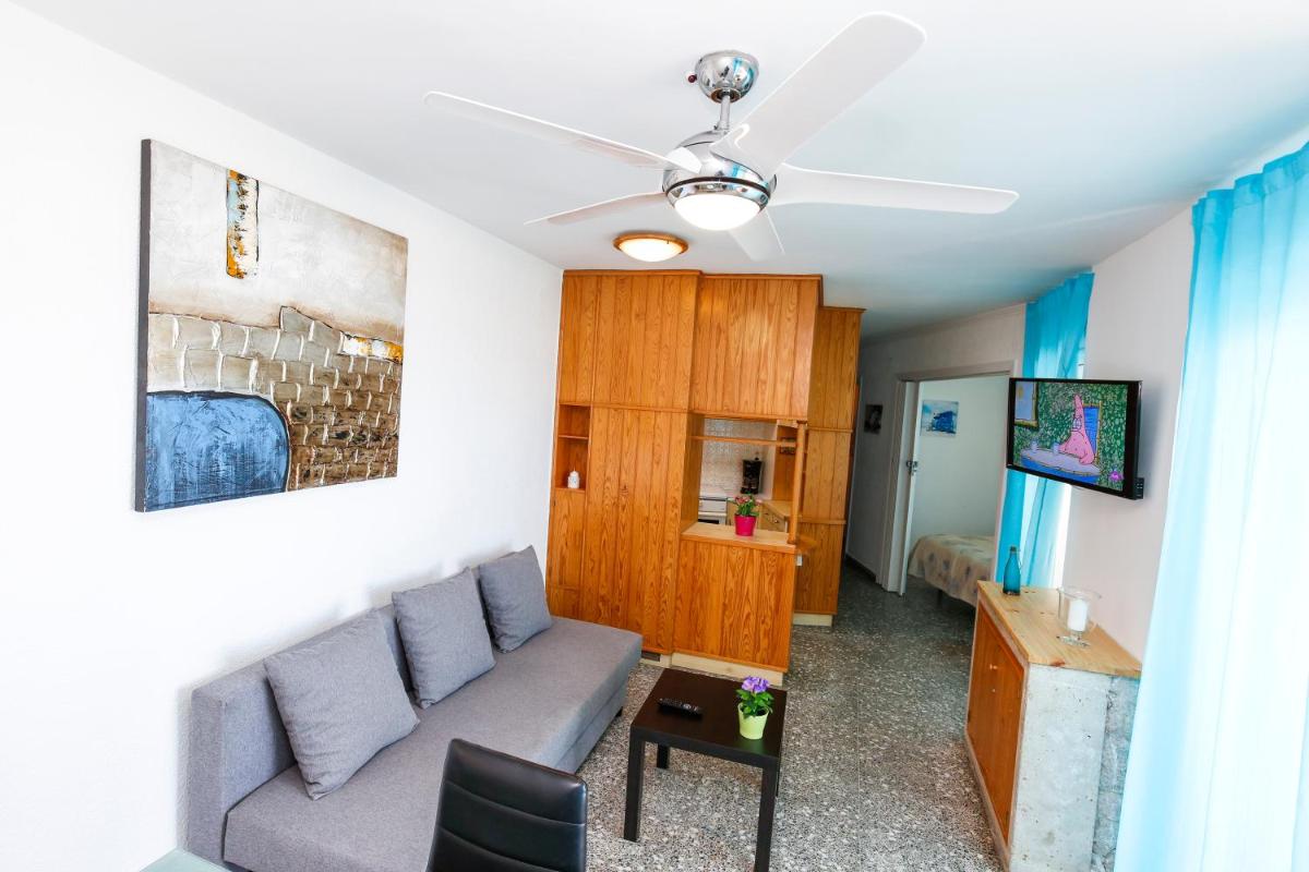 PINEDA BEACH HomeStay by Turismar photo 3