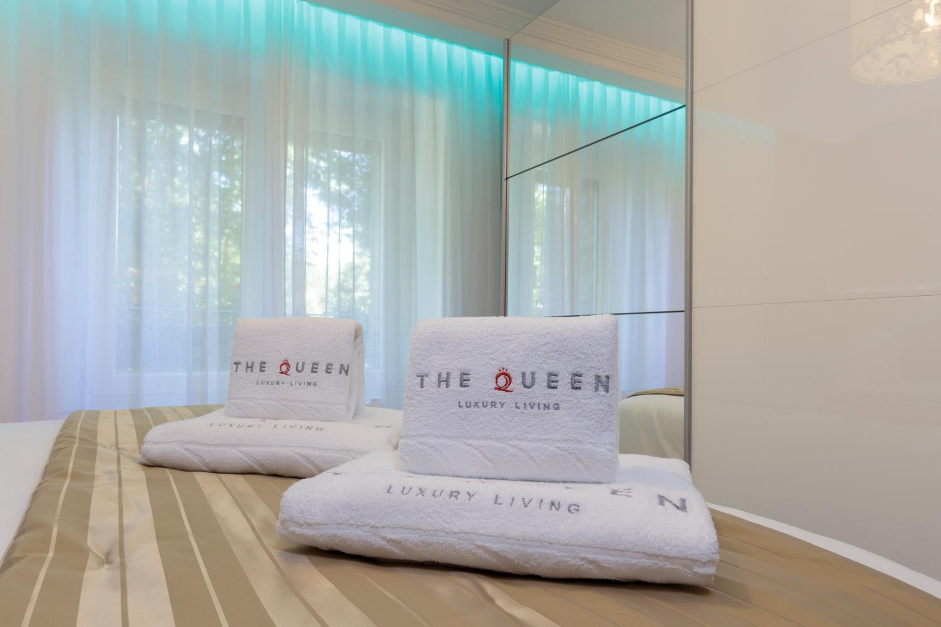 The Queen Luxury Apartments - Villa Vinicia